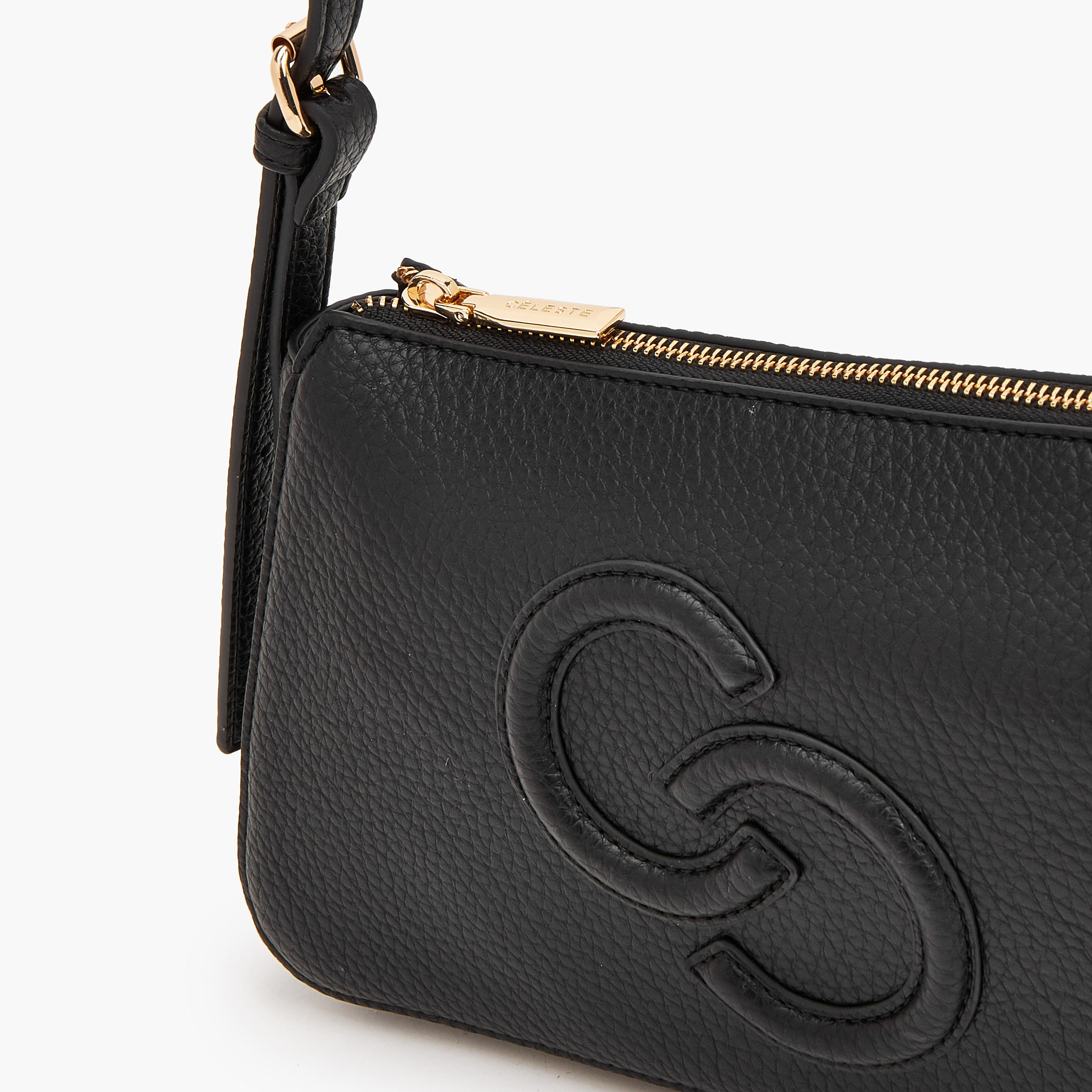 حقيبة كتف بارزة الملمس بتفاصيل شعار من سيليست-women-bagsandwallets-handbags-image-4