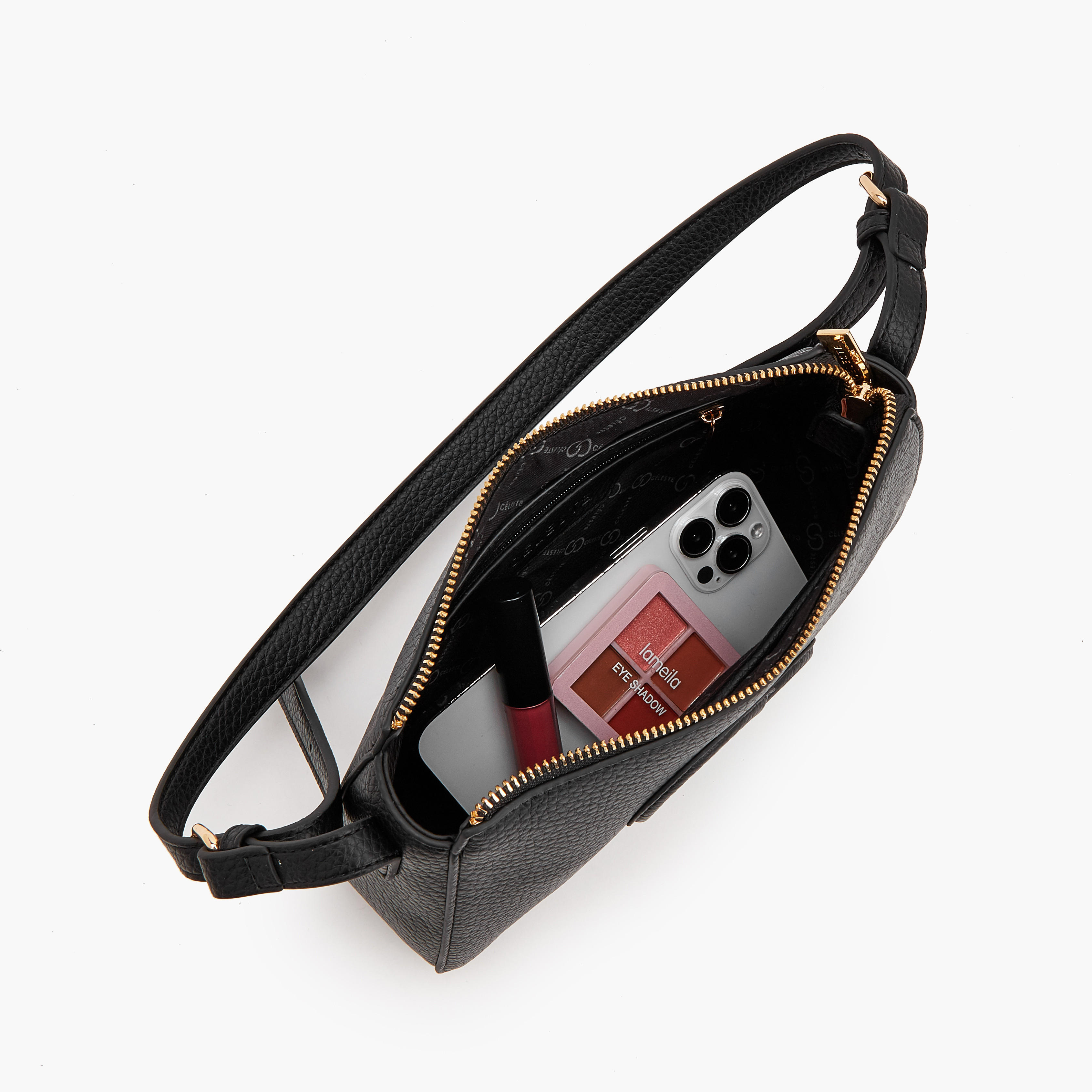 حقيبة كتف بارزة الملمس بتفاصيل شعار من سيليست-women-bagsandwallets-handbags-image-7