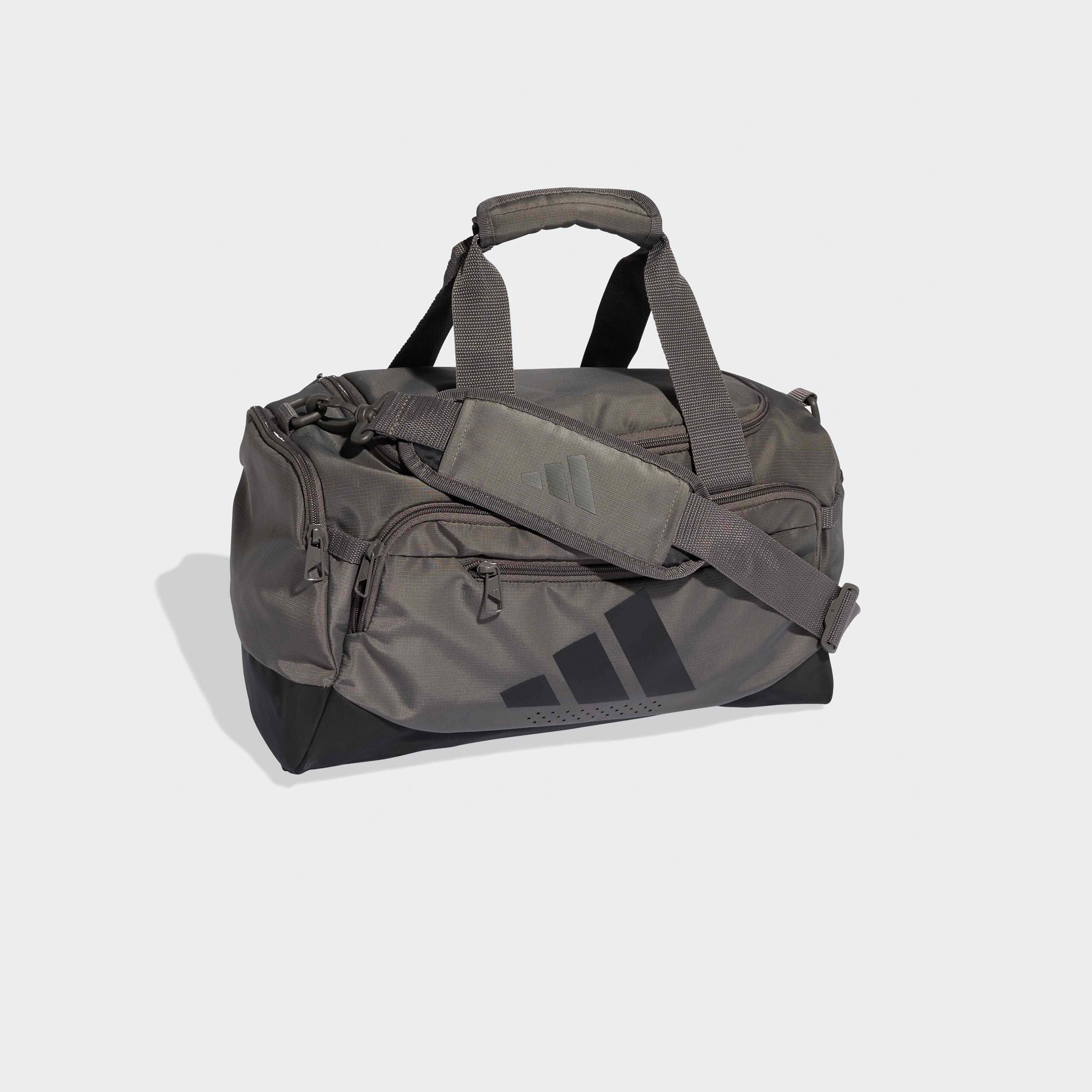 شنطة دافل بحزام قابل للتعديل وطبعات شعار من أديداس-travel-luggagesandbags-dufflebags-image-4