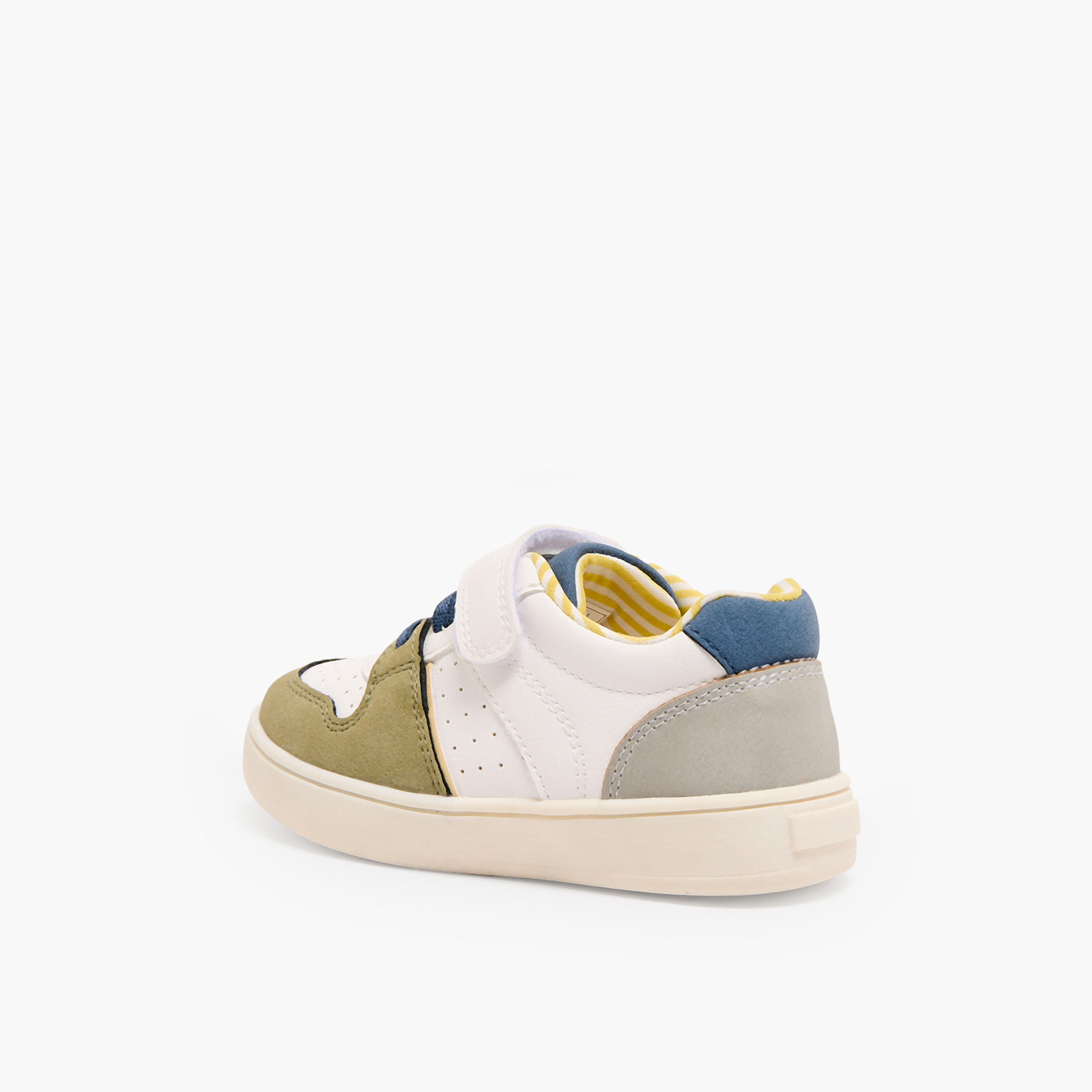 حذاء سنيكرز مخطط بشريط إغلاق لاصق للأولاد من بارفيت-boys-shoes-sneakers-image-4