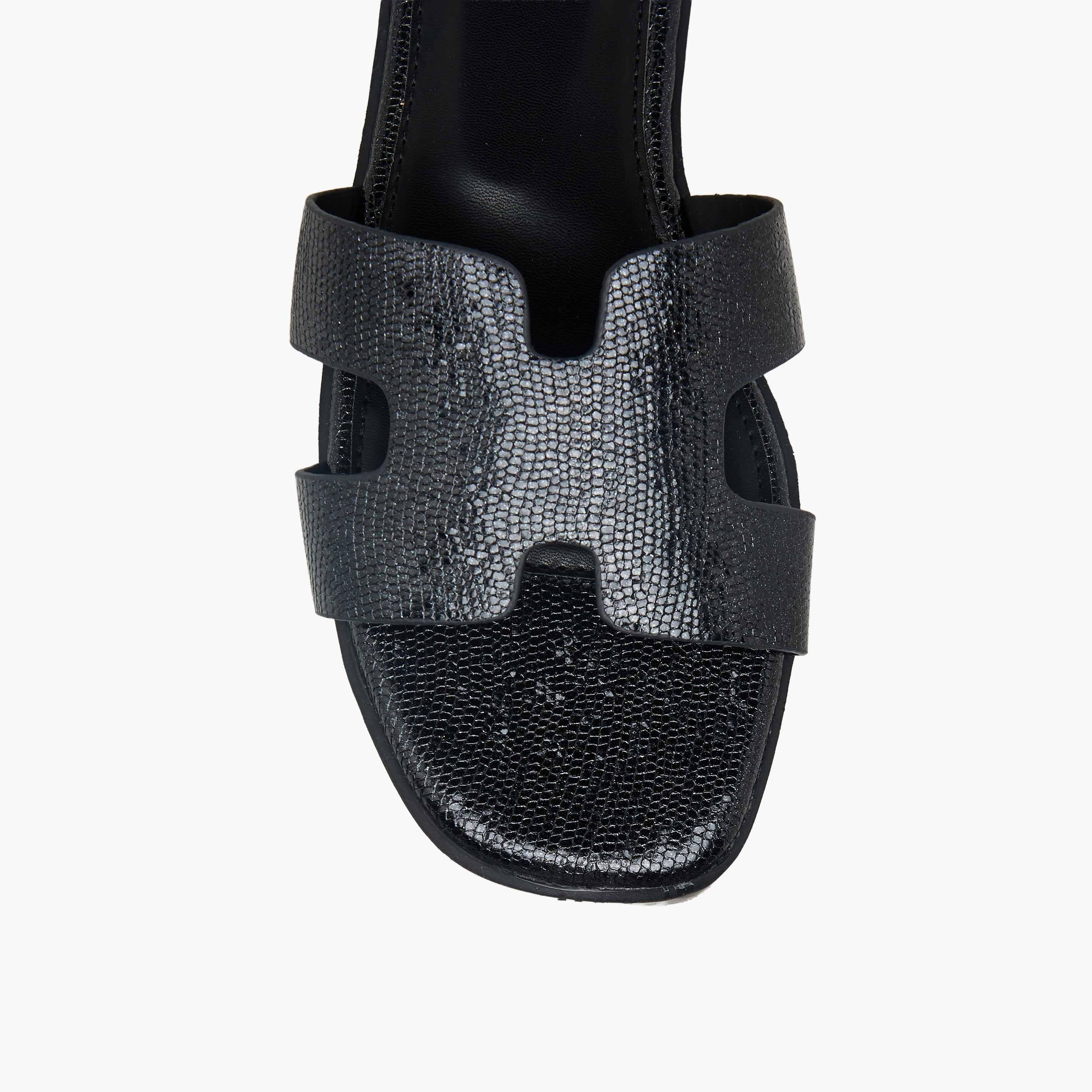 شبشب بارز الملمس للنساء من فلورا بيلا-women-shoes-flats-sandals-image-4
