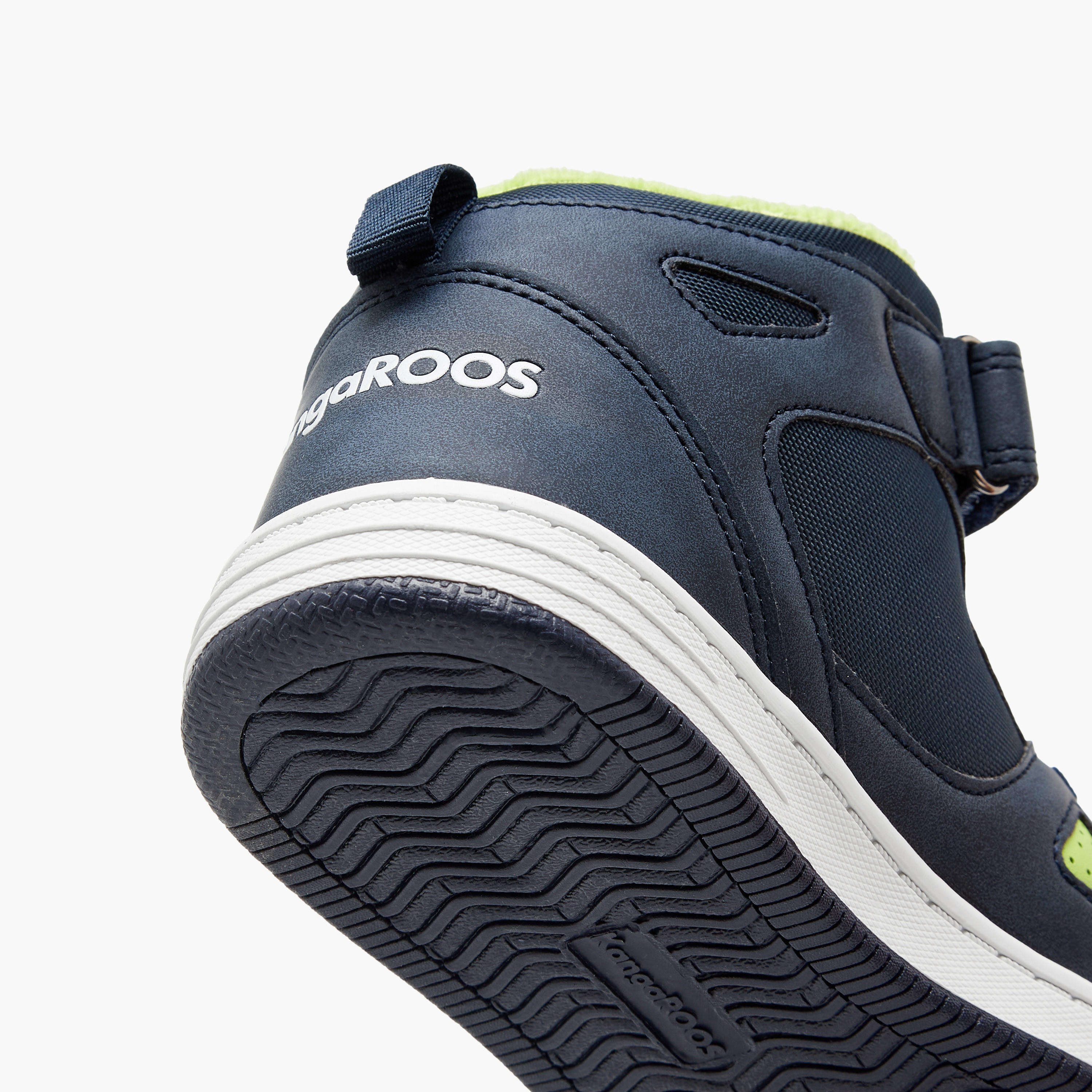 حذاء سنيكرز عالي بشريط إغلاق لاصق للأولاد من كانغاروز-boys-shoes-sneakers-image-5