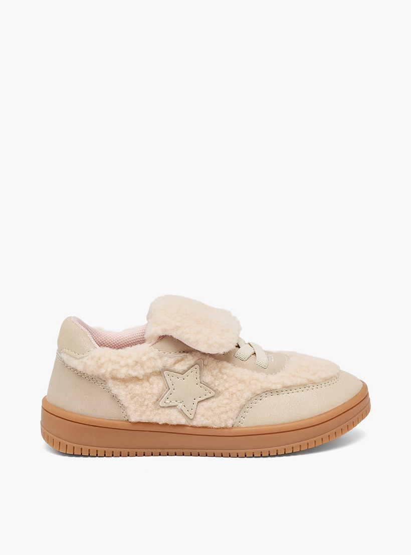 حذاء سنيكرز للكاحل من الفرو الصناعي بزينة نجمة للبنات من جونيورز-girls-shoes-sneakers-image-3