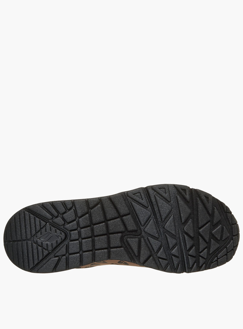 حذاء رياضي برباط إغلاق أونو للنساء من سكيتشيرز-women-shoes-sneakers-image-4