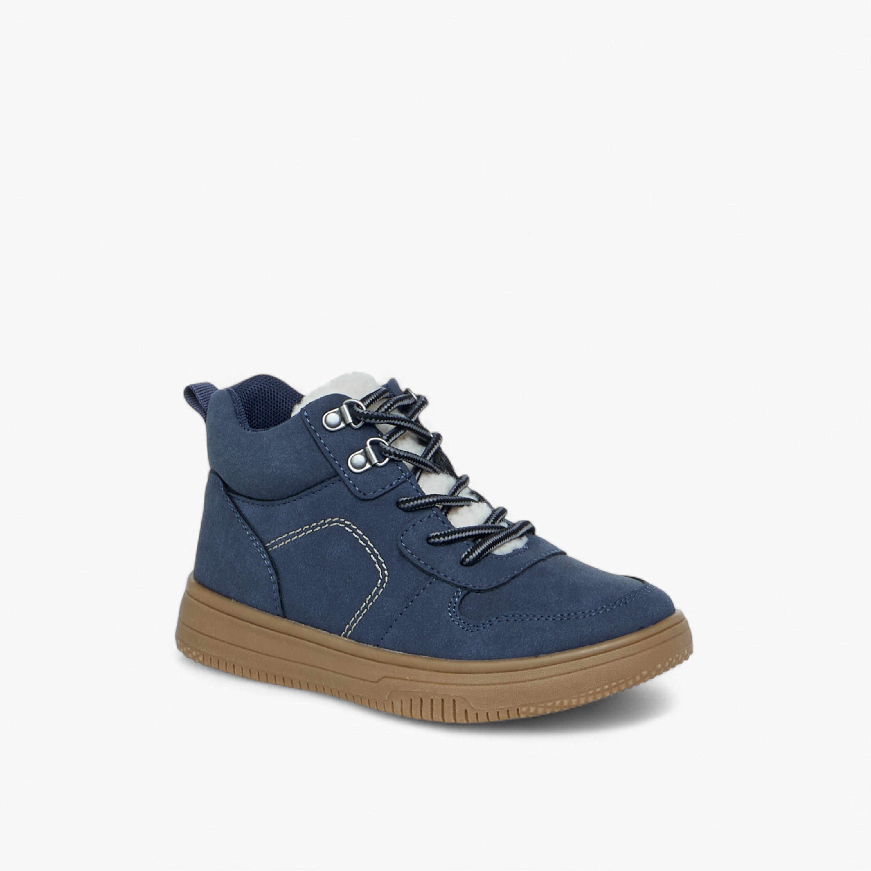 بوت سادة برباط إغلاق وتفاصيل مغرّزة من مستر دوتشيني-boys-shoes-boots-image-2
