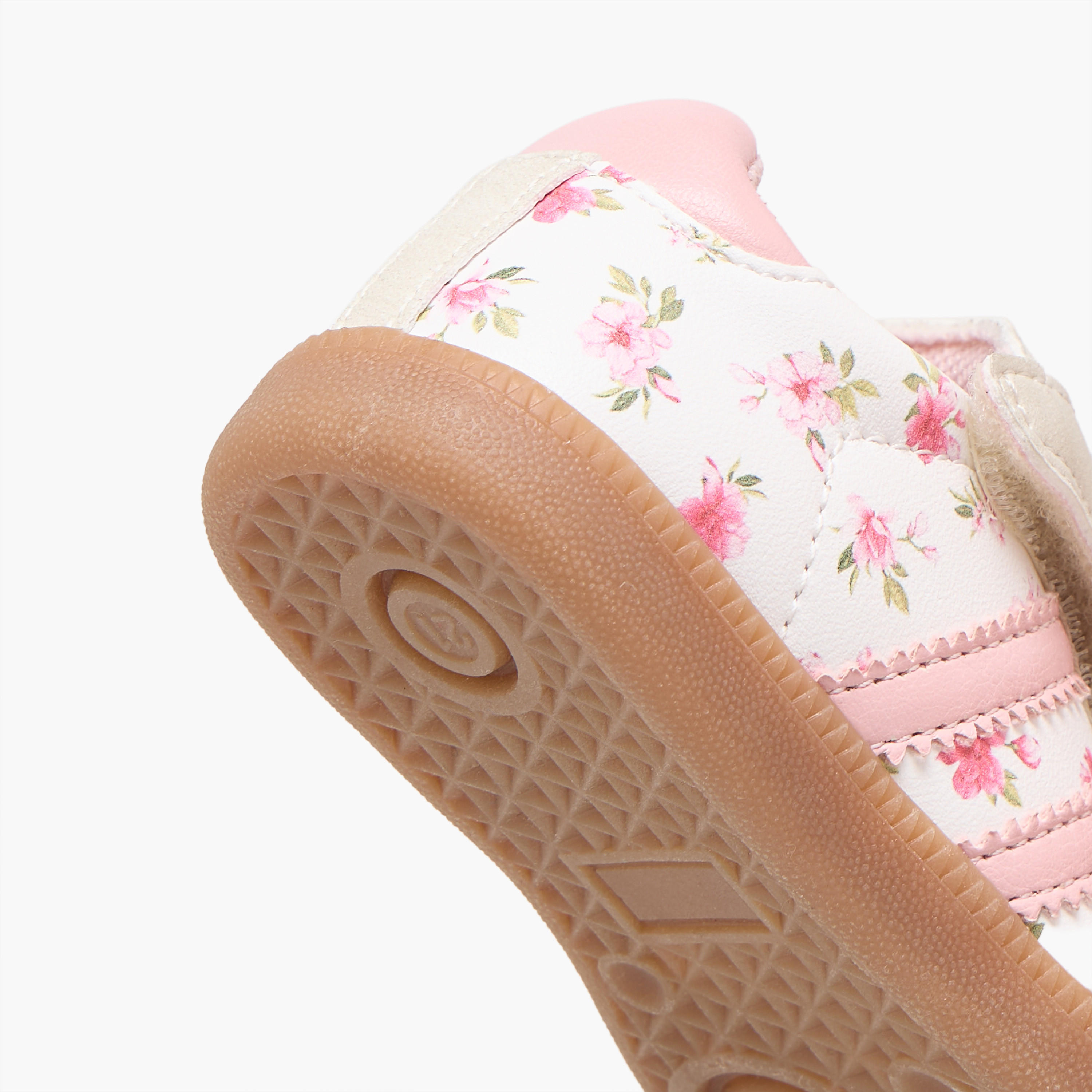 حذاء سنيكرز طول الكاحل بطبعات وشريط إغلاق للبنات من بيرفيت-girls-shoes-sneakers-image-8