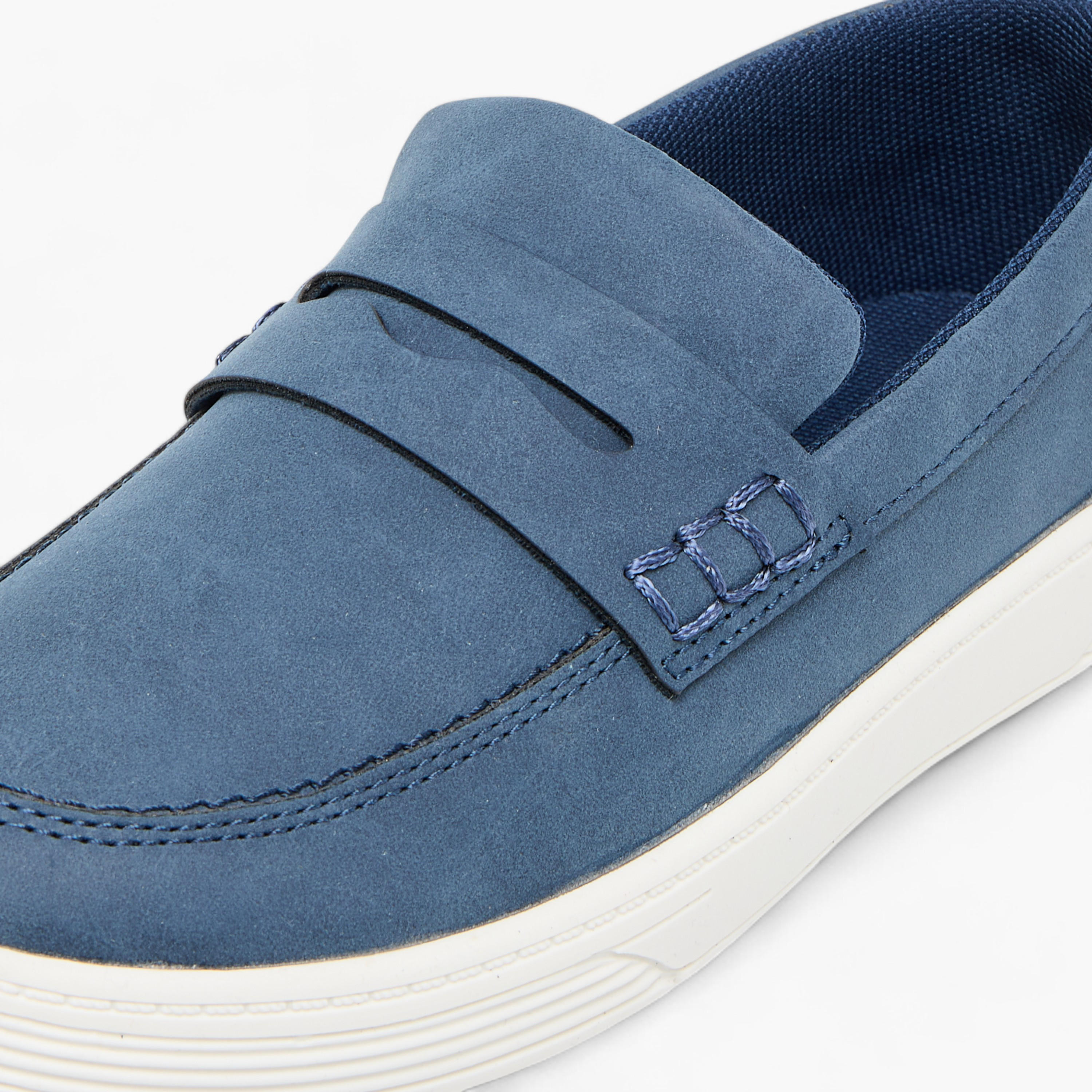 حذاء سادة سهل الارتداء بتفاصيل مفرغة من مستر دوتشيني-boys-shoes-loafers-image-3