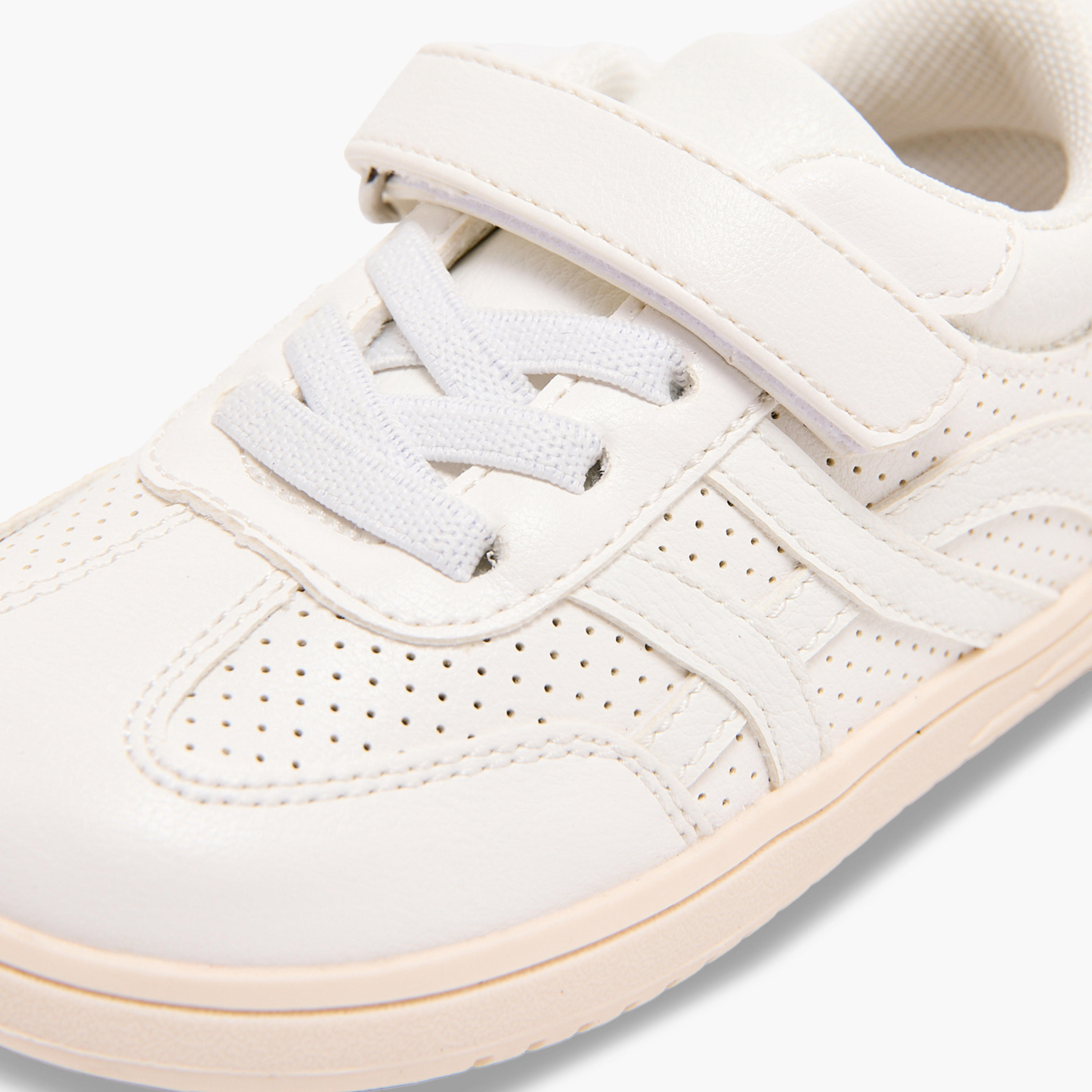 حذاء سنيكرز للأولاد برقبة كاحل مثقوب بشريط إغلاق لاصق من بارفيت-boys-shoes-sneakers-image-7