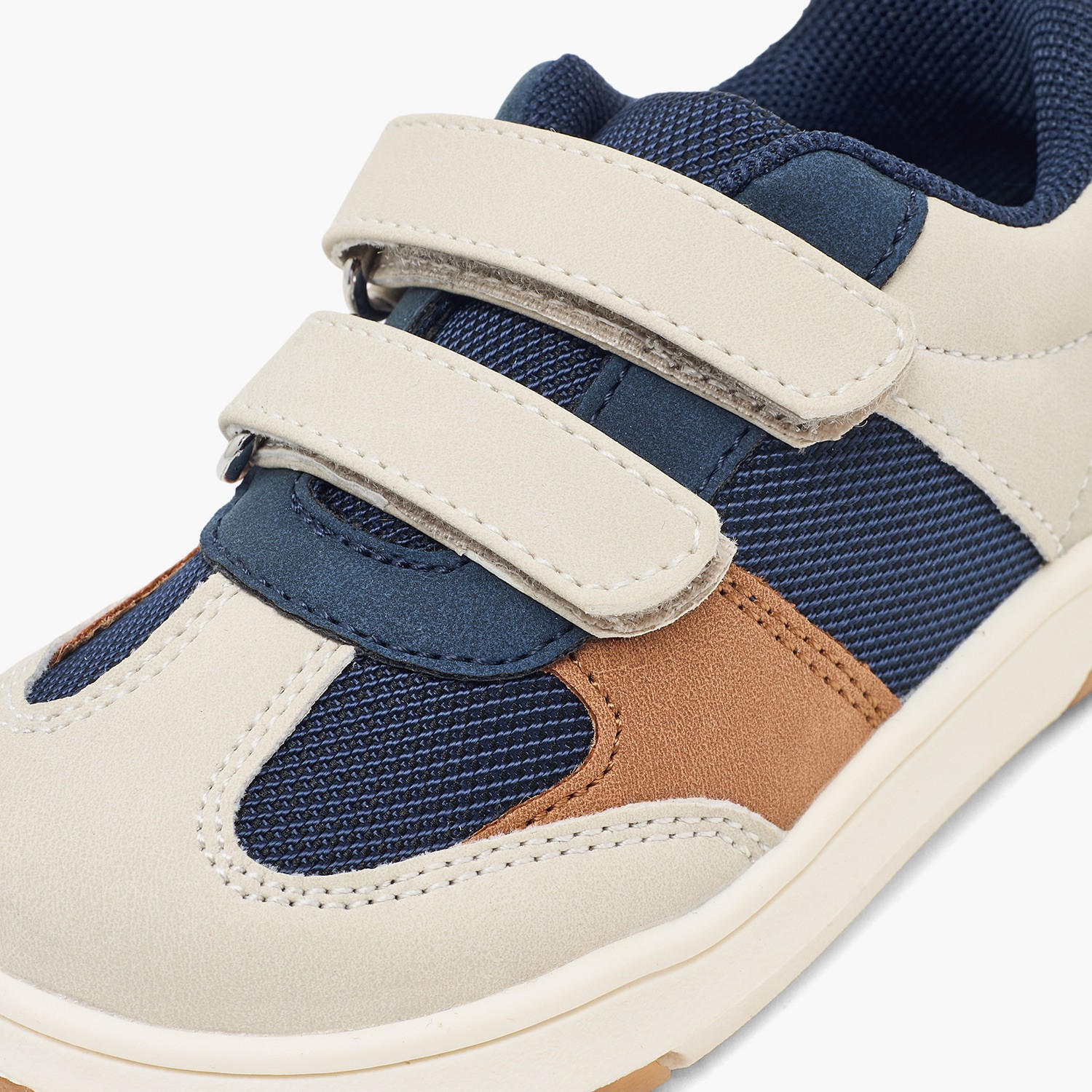حذاء سنيكرز بقوالب ملونة وطول الكاحل وشريط إغلاق لاصق للأولاد من بيرفيت-boys-shoes-sneakers-image-4