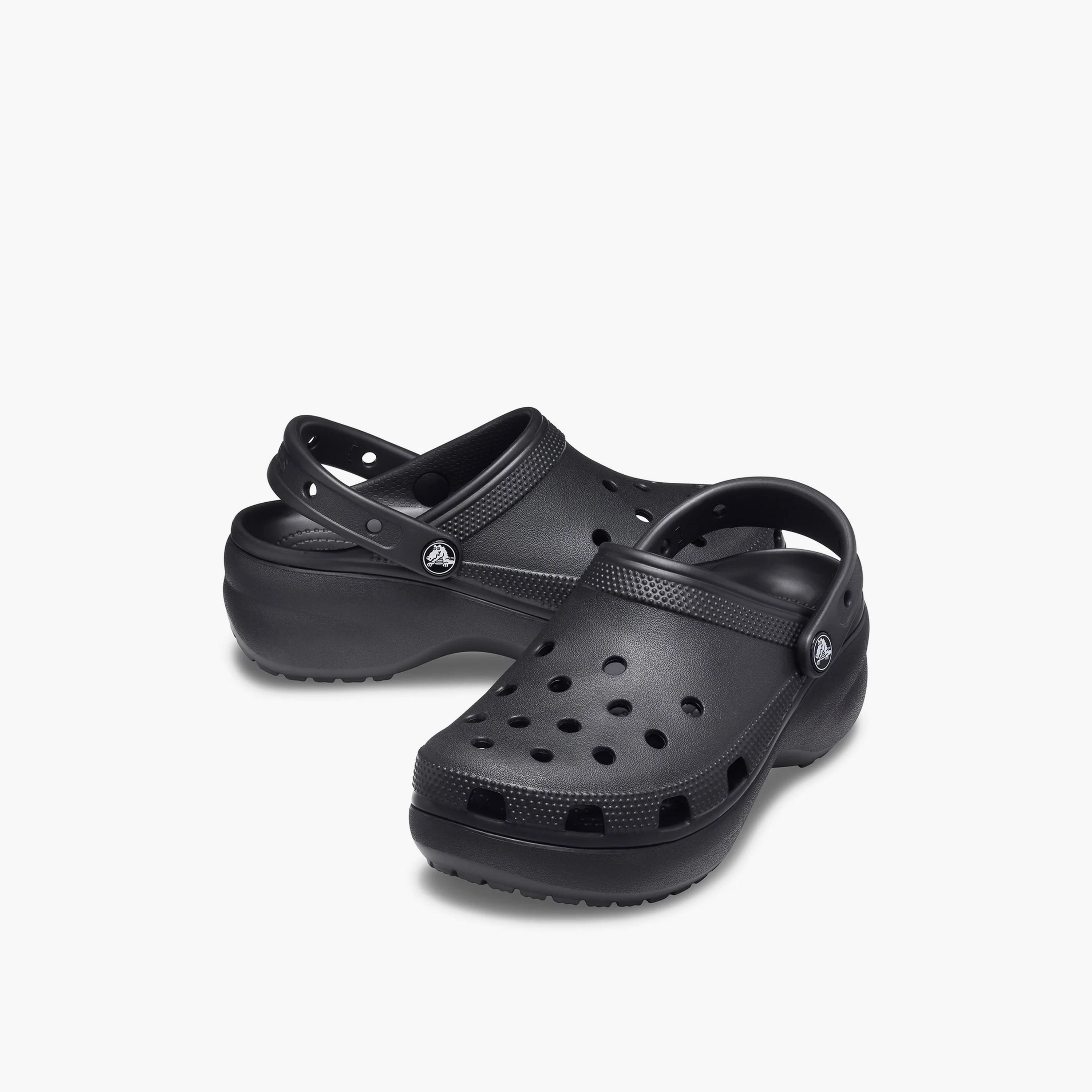 شبشب كلوج كلاسيكي بحزام خلفي للنساء من كروكس-women-shoes-flats-sandals-image-3