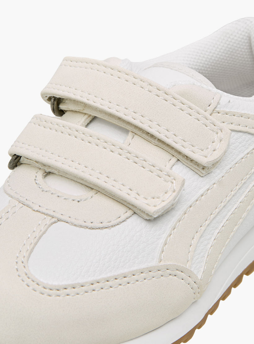حذاء رياضي بطول الكاحل وشريط إغلاق لاصق للأولاد من بيرفيت-boys-shoes-sneakers-image-4