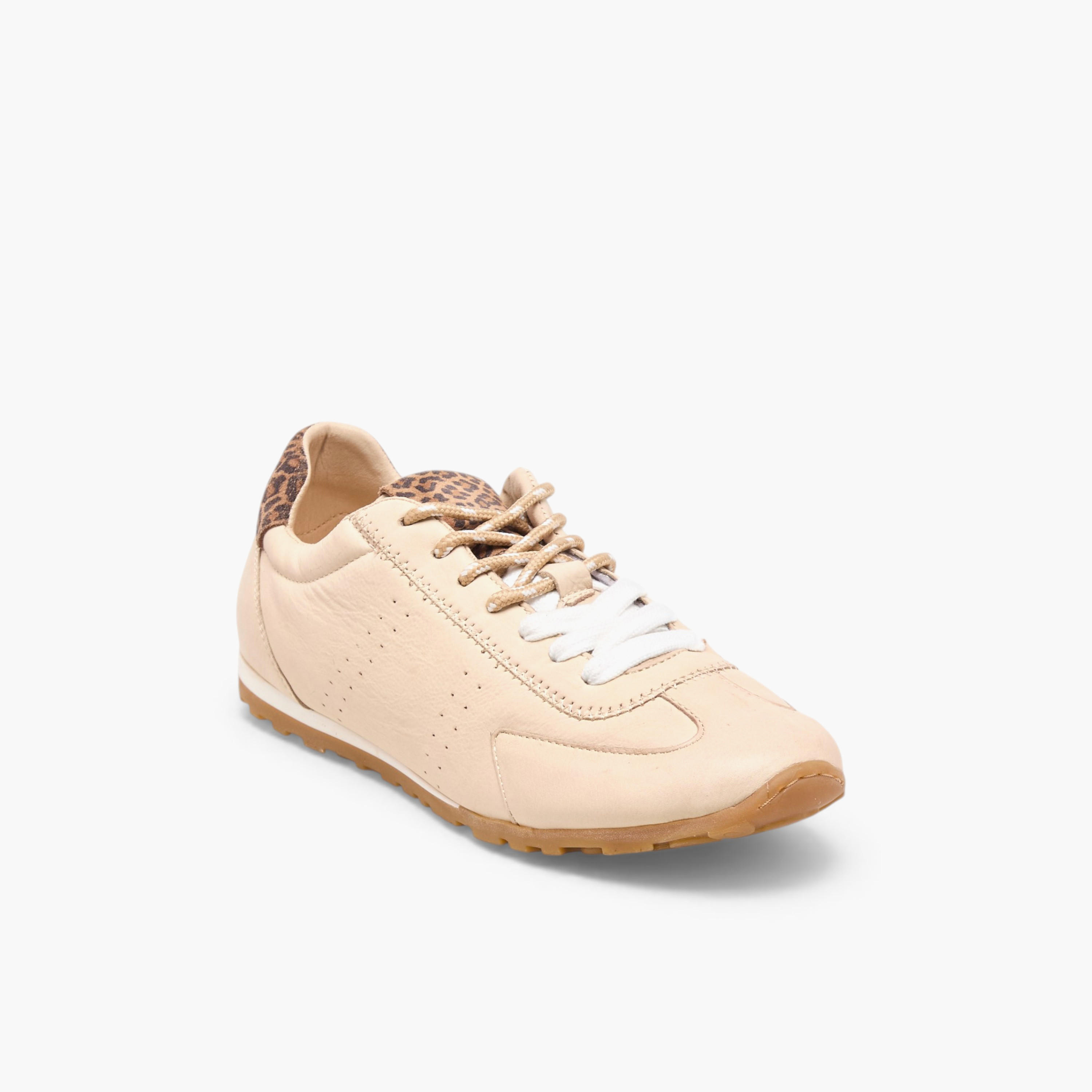 حذاء سنيكرز جلد برباط إغلاق للنساء من دوتشيني-women-shoes-sneakers-image-2