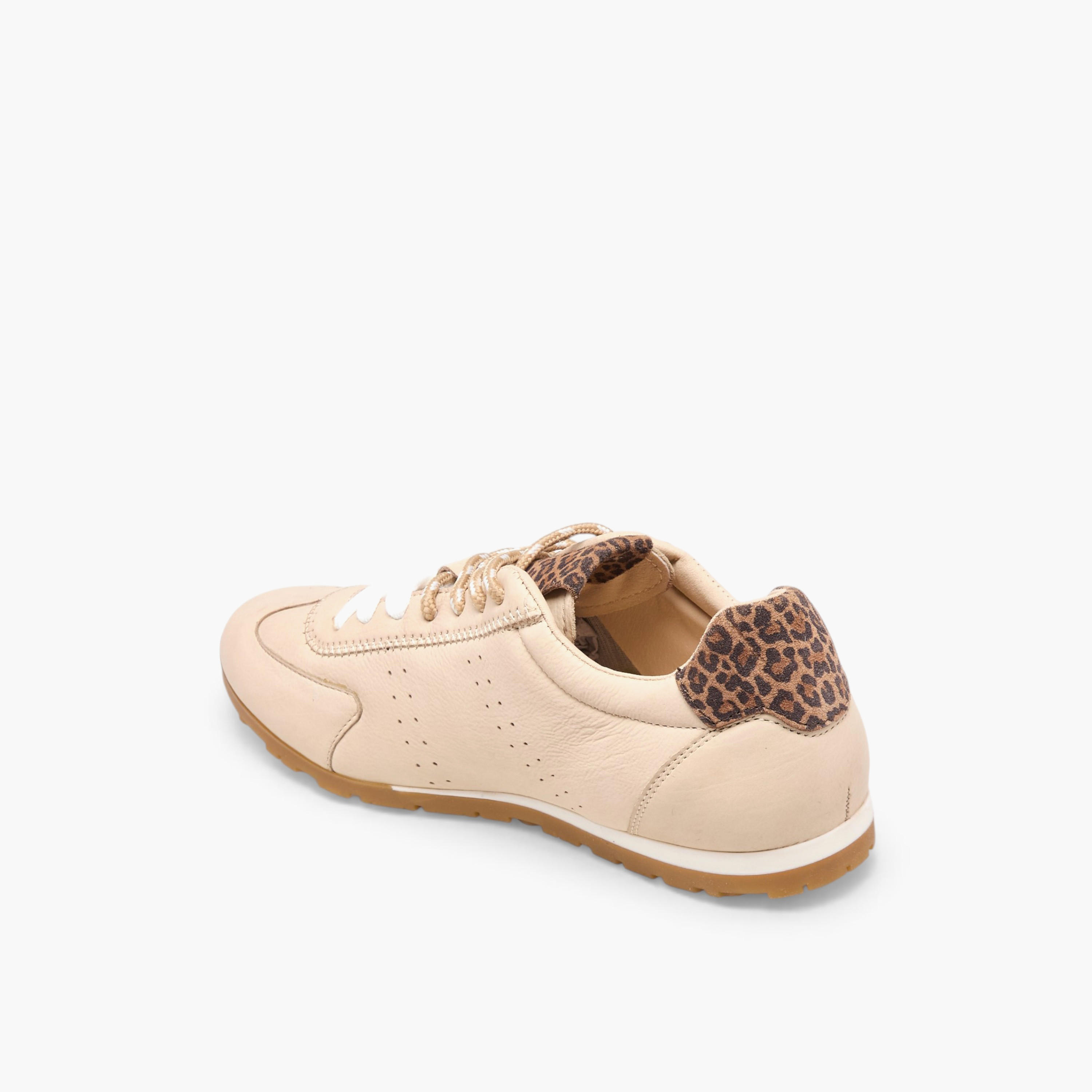 حذاء سنيكرز جلد برباط إغلاق للنساء من دوتشيني-women-shoes-sneakers-image-4