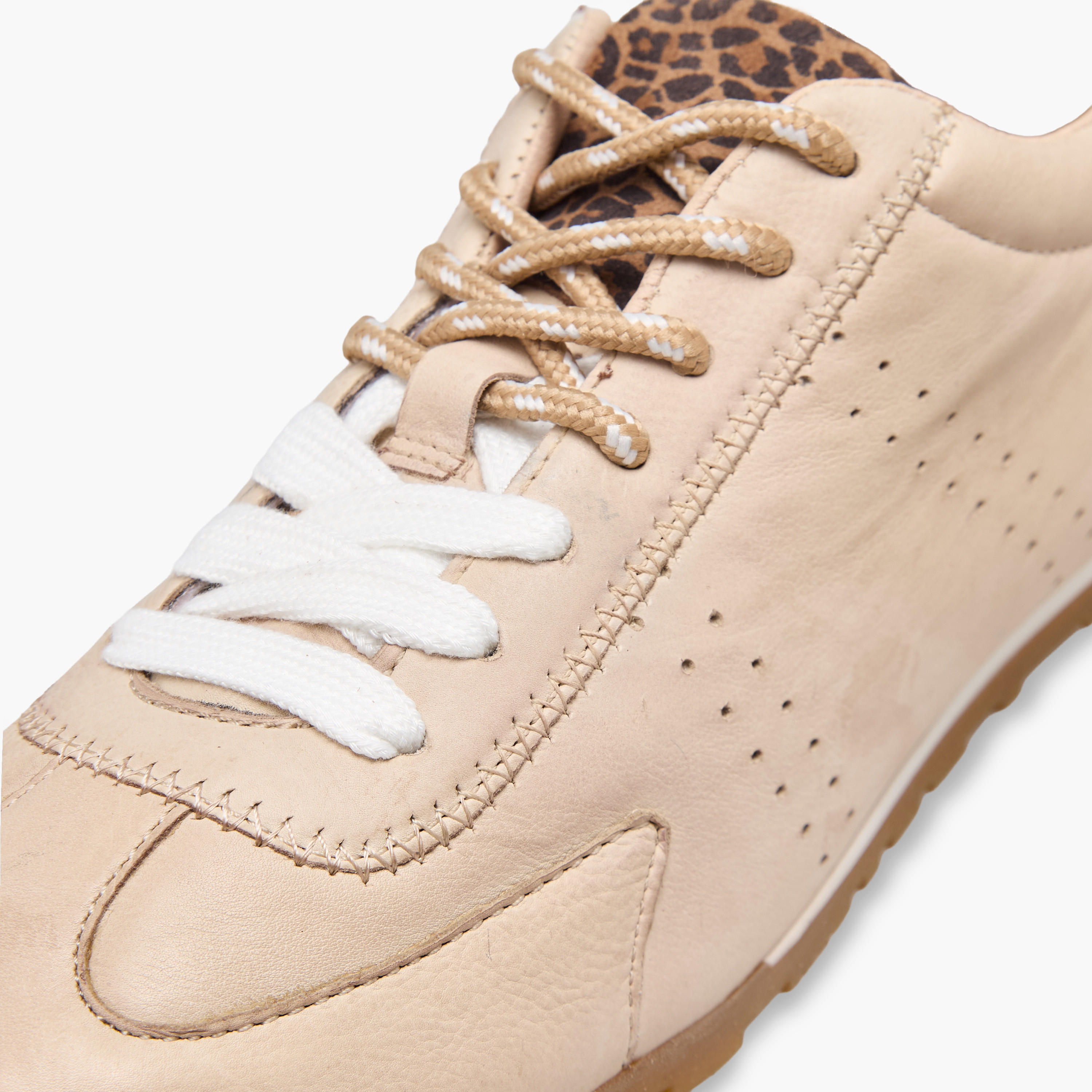 حذاء سنيكرز جلد برباط إغلاق للنساء من دوتشيني-women-shoes-sneakers-image-6