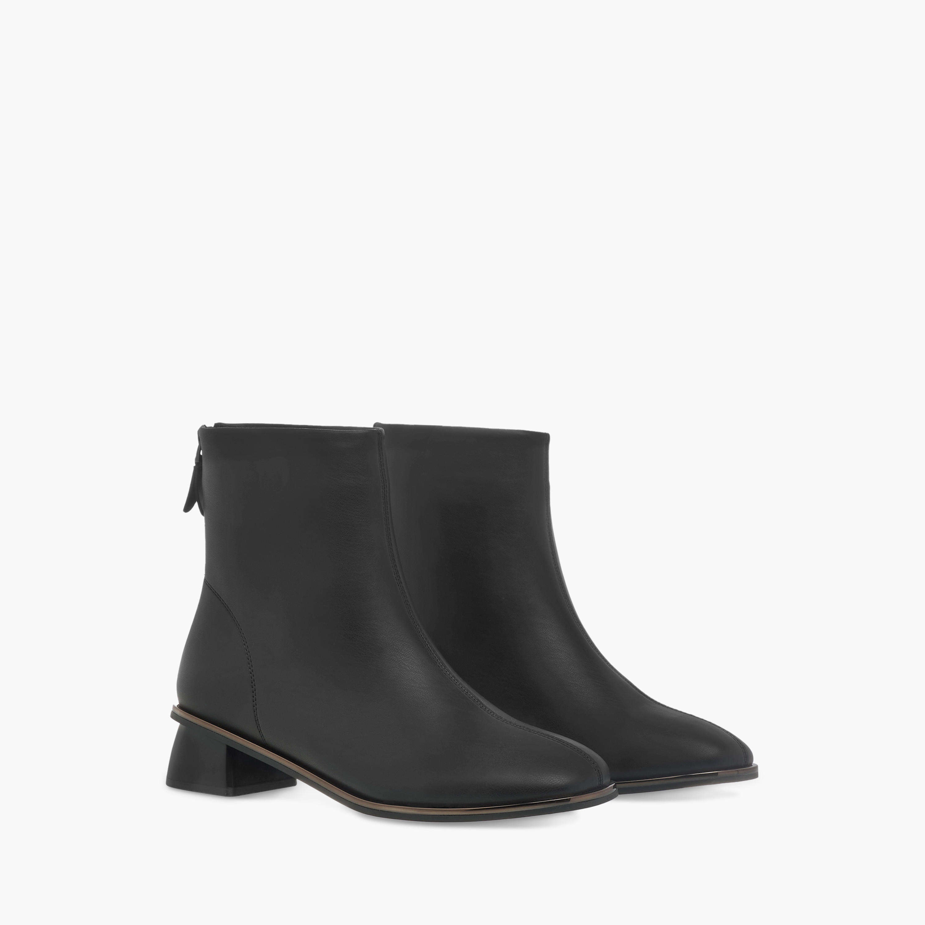 بوت نسائي سادة بطول الكاحل بسحّاب إغلاق من سيليست-women-shoes-boots-image-1