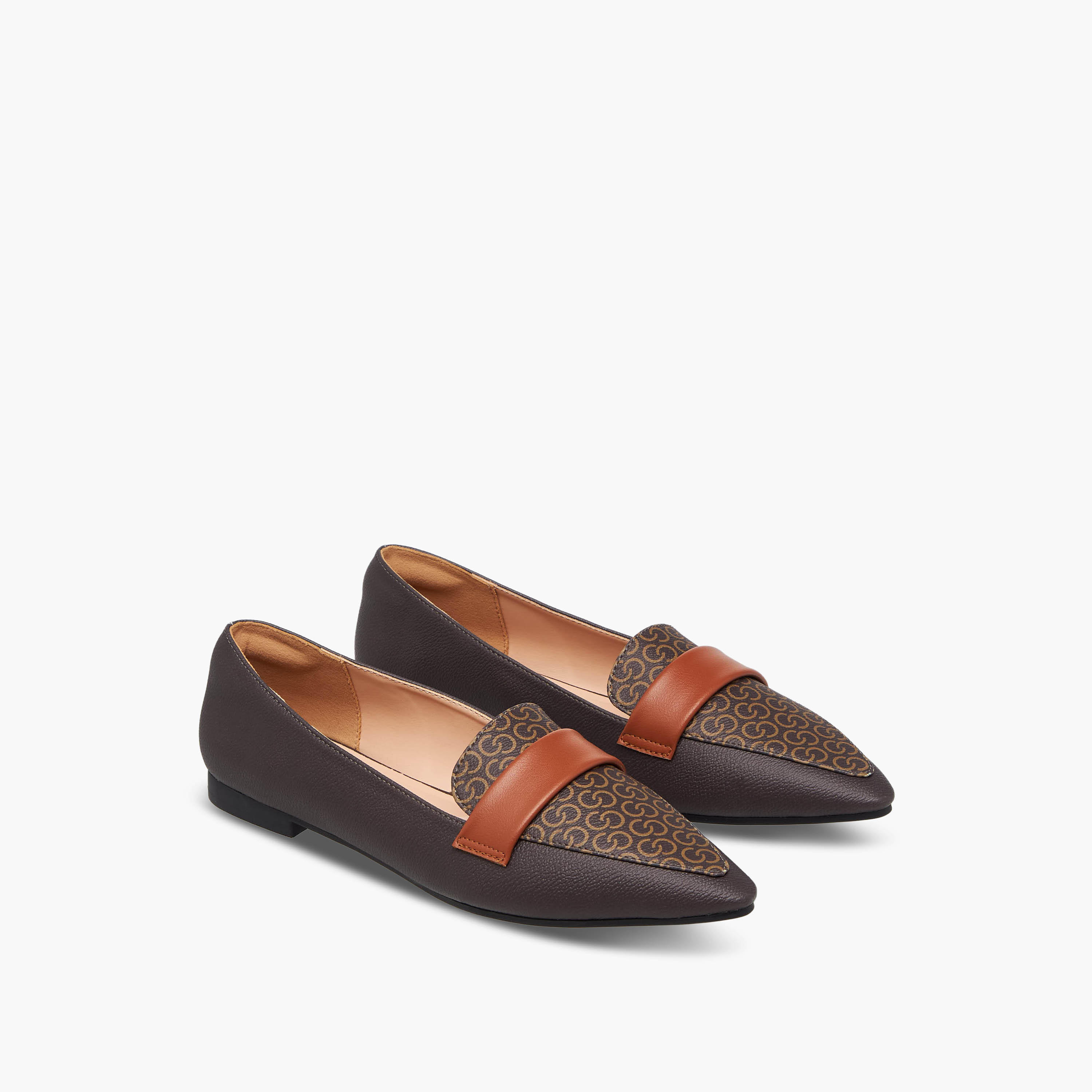 حذاء خفيف بطبعات مونوجرام للنساء من سيليست-women-shoes-loafersandmoccasins-image-1