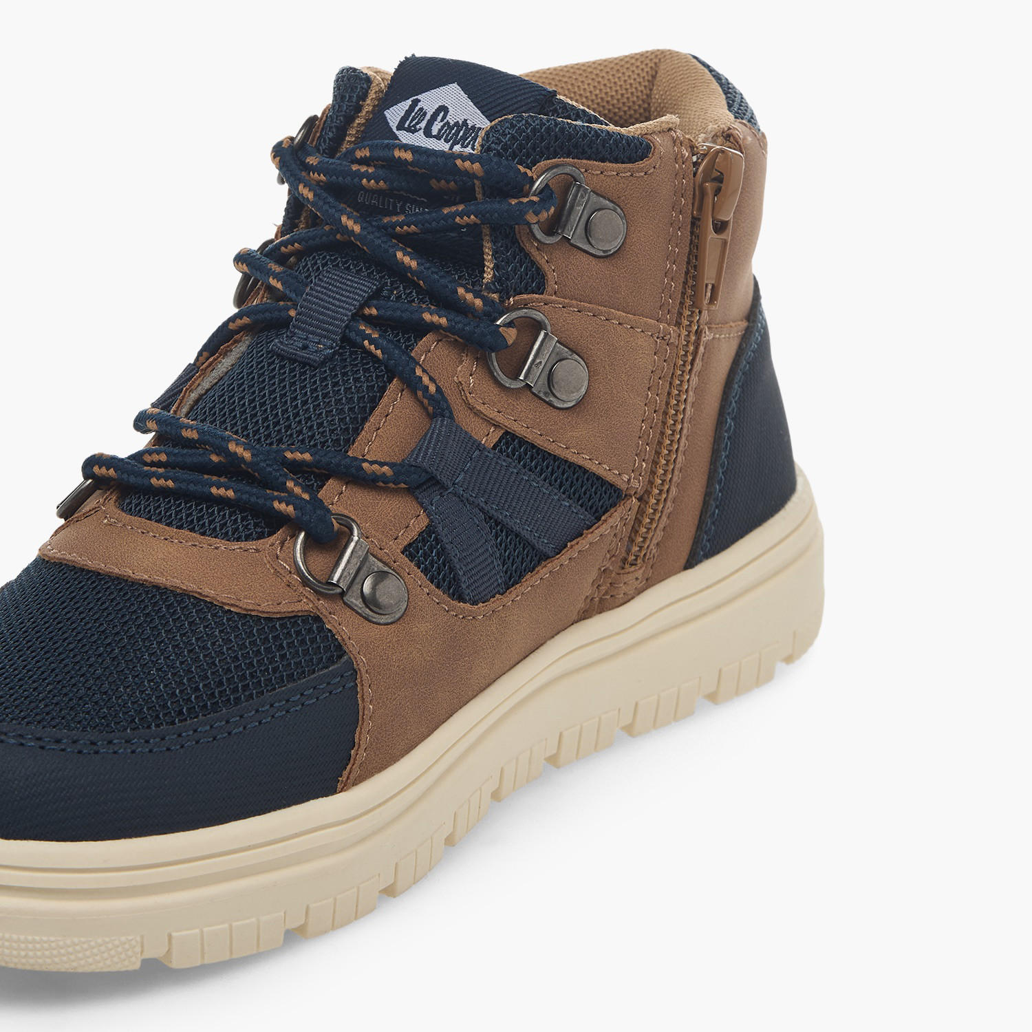 بوت كاحل برباط للأولاد من لي كوبر-boys-shoes-boots-image-4