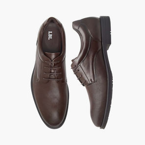 حذاء ديربي بارز الملمس برباط إغلاق من إل بي إل من شو إكسبريس-men-shoes-image-1