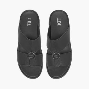 صندل عربي مريح سهل الارتداء بارز الملمس بزينة معدن من إل بي إل من شو إكسبريس-men-shoes-image-1