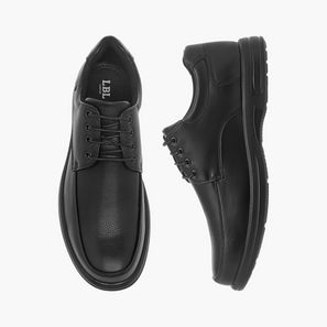 حذاء برباط إغلاق من إل بي إل من شو إكسبرس-men-shoes-image-1