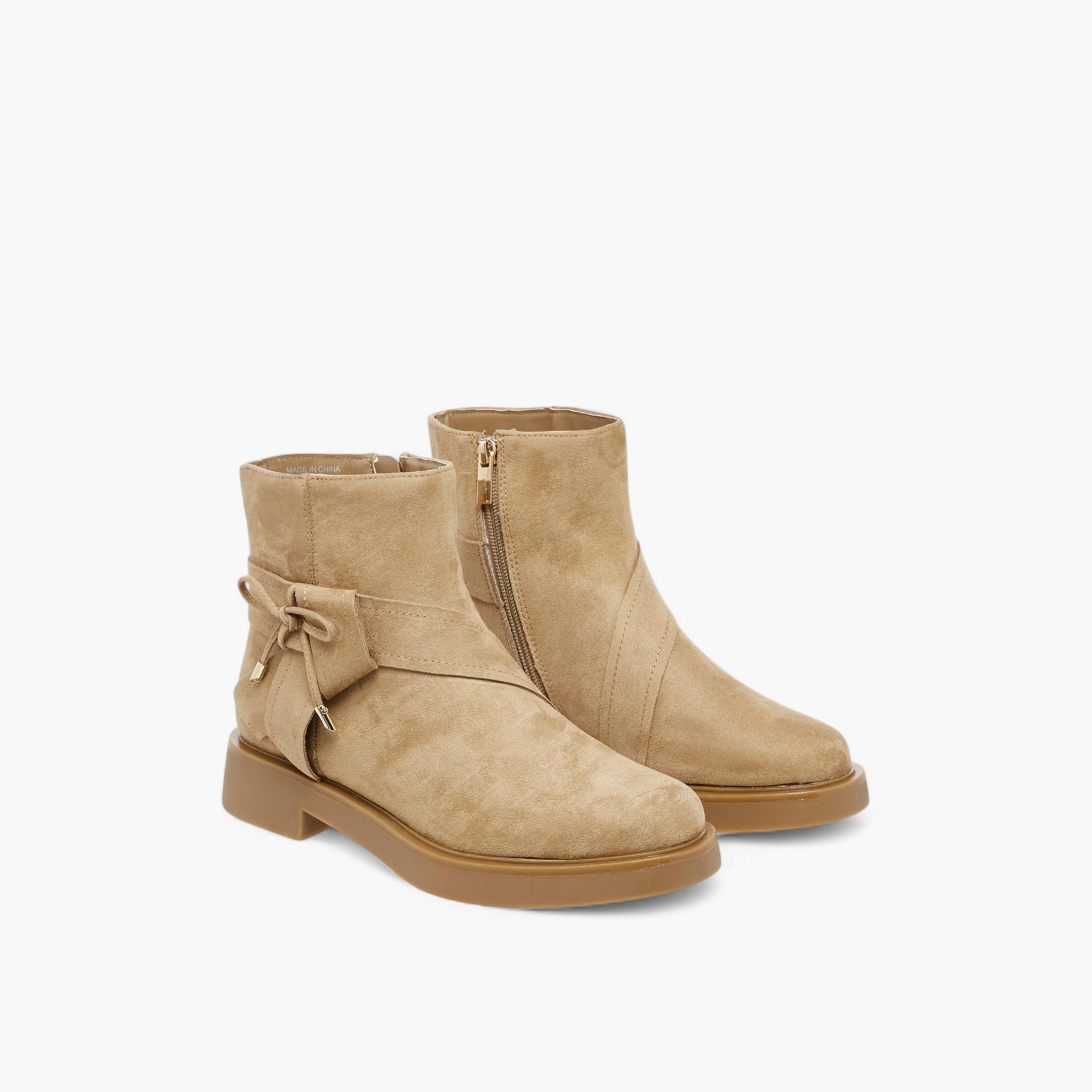 بوت كاحل بزينة فيونكة وسحاب إغلاق للنساء من سيليست-women-shoes-boots-image-1