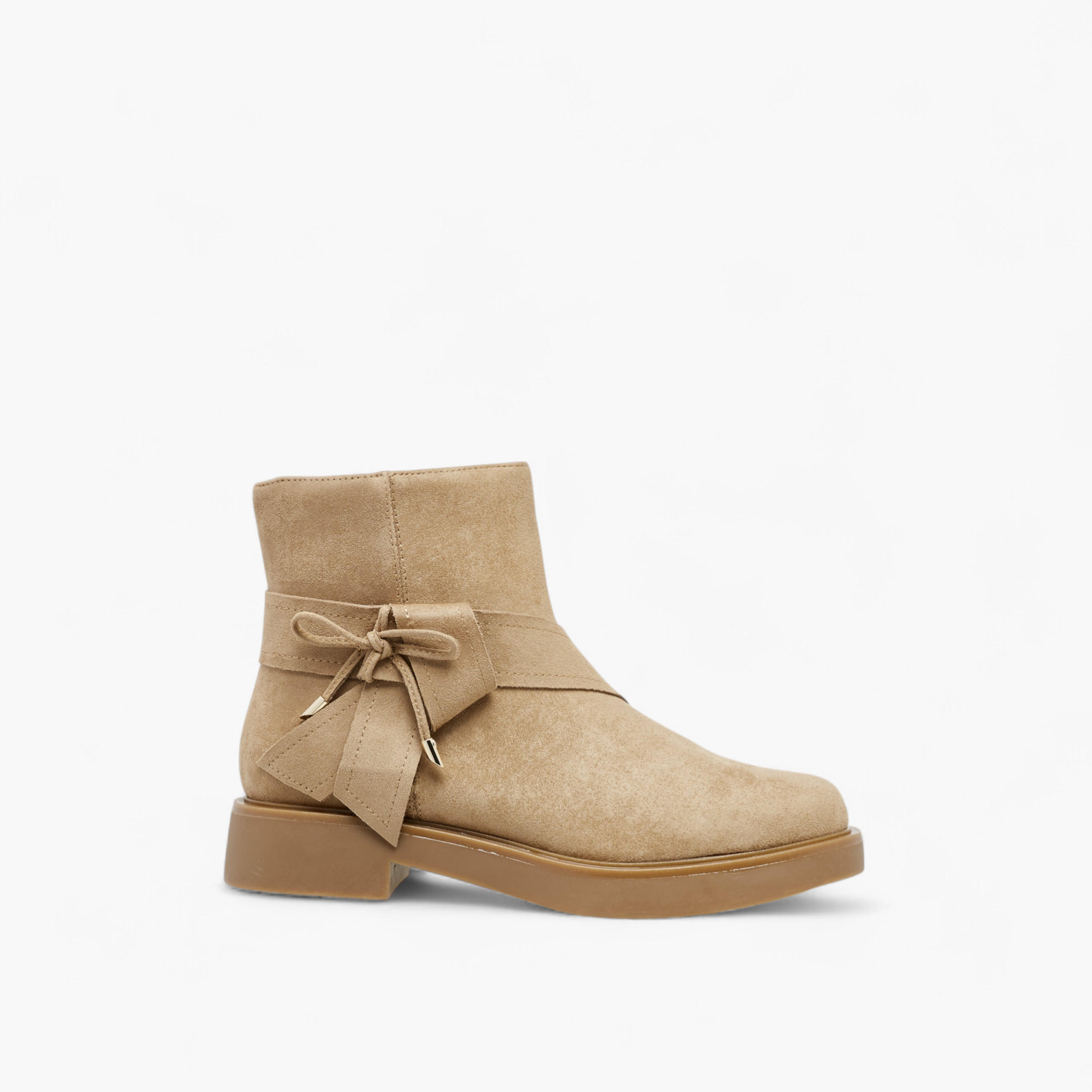 بوت كاحل بزينة فيونكة وسحاب إغلاق للنساء من سيليست-women-shoes-boots-image-3