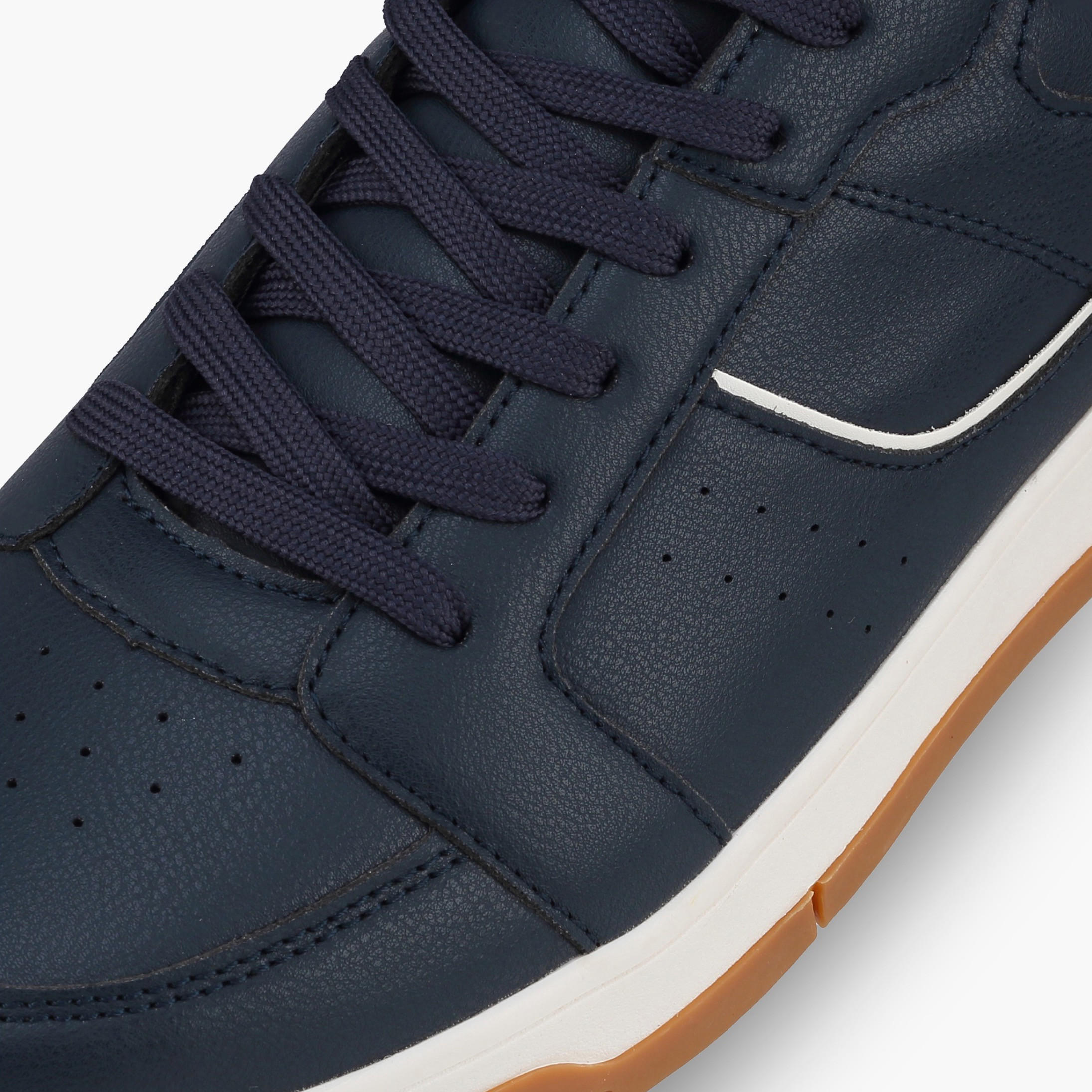 حذاء سنيكرز برباط إغلاق للرجال من إل بي إل من شوإكسبريس-men-shoes-sneakers-image-4