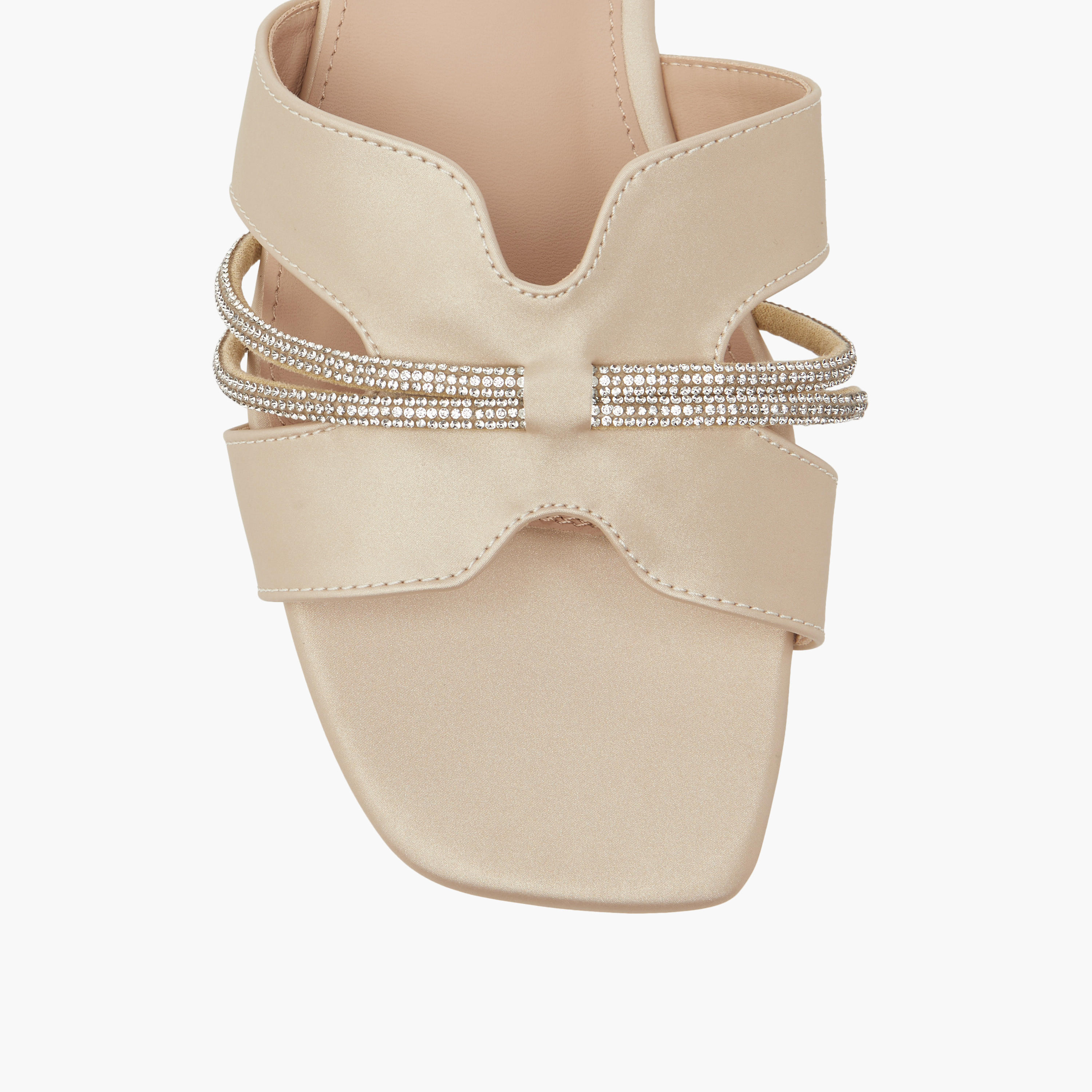 صندل مسطّح سهل الارتداء بحزام مزيّن من فلورا بيلا-women-shoes-flats-sandals-image-4