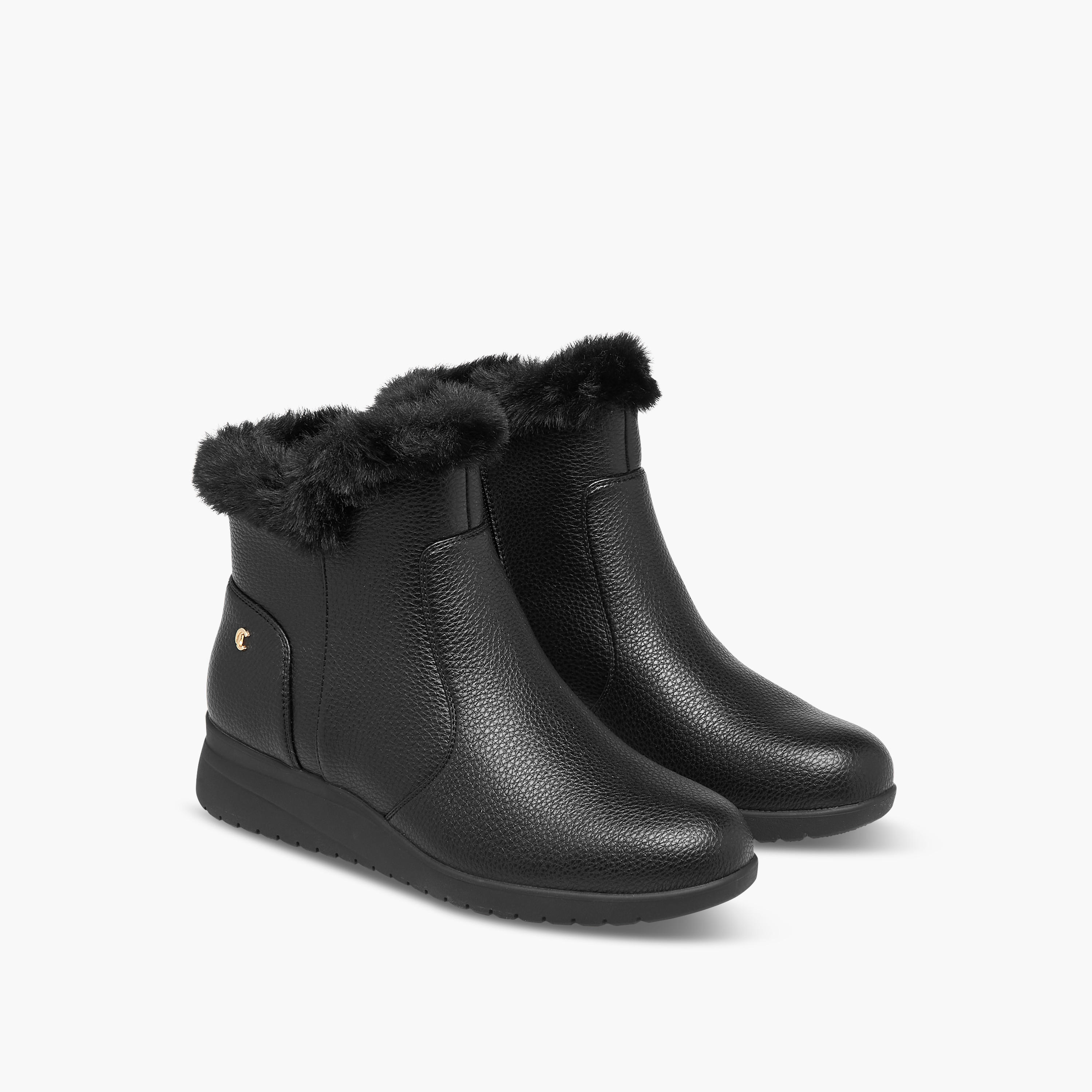 بوت بطول الكاحل وبتزيينات فرو للنساء من لو كونفورت-women-shoes-boots-image-1