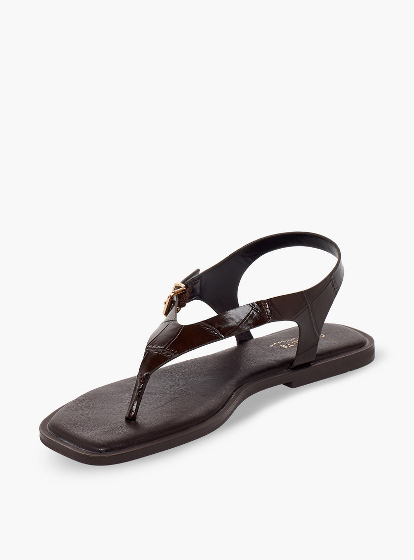 صندل بارز الملمس بحزام بإبزيم للنساء من سيليست-women-shoes-sandals-flats-image-4