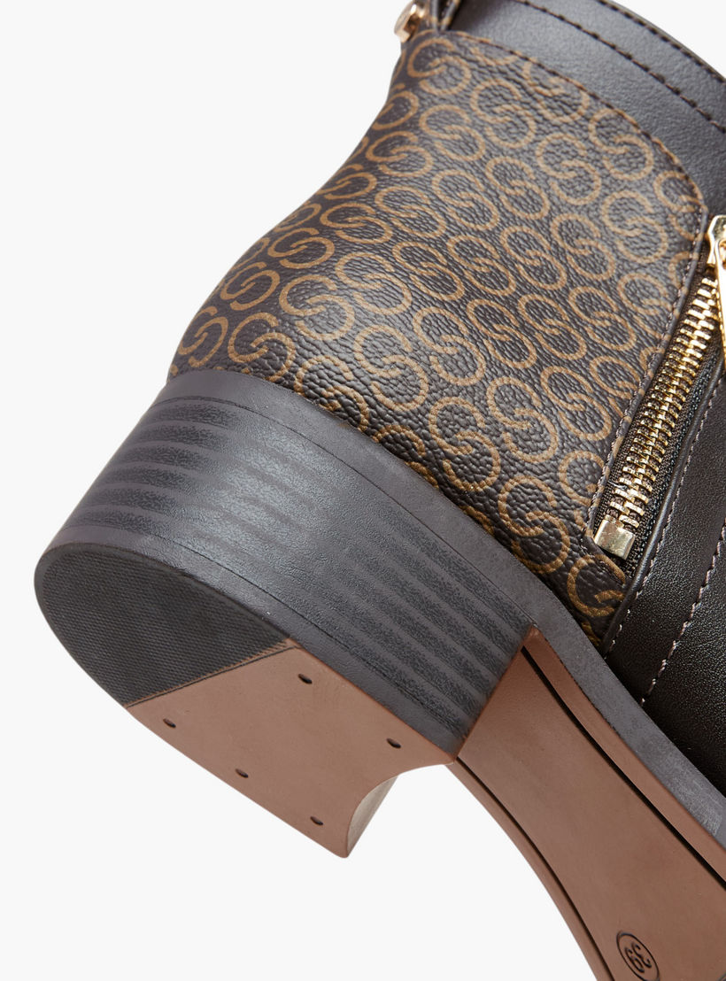 بوت بطول الكاحل بسحاب إغلاق وطبعات مونوجرام للنساء من سيليست-women-shoes-boots-image-5