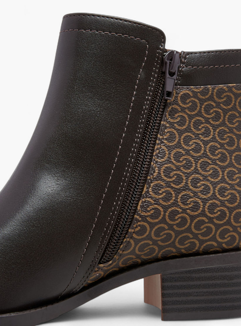 بوت بطول الكاحل بسحاب إغلاق وطبعات مونوجرام للنساء من سيليست-women-shoes-boots-image-6