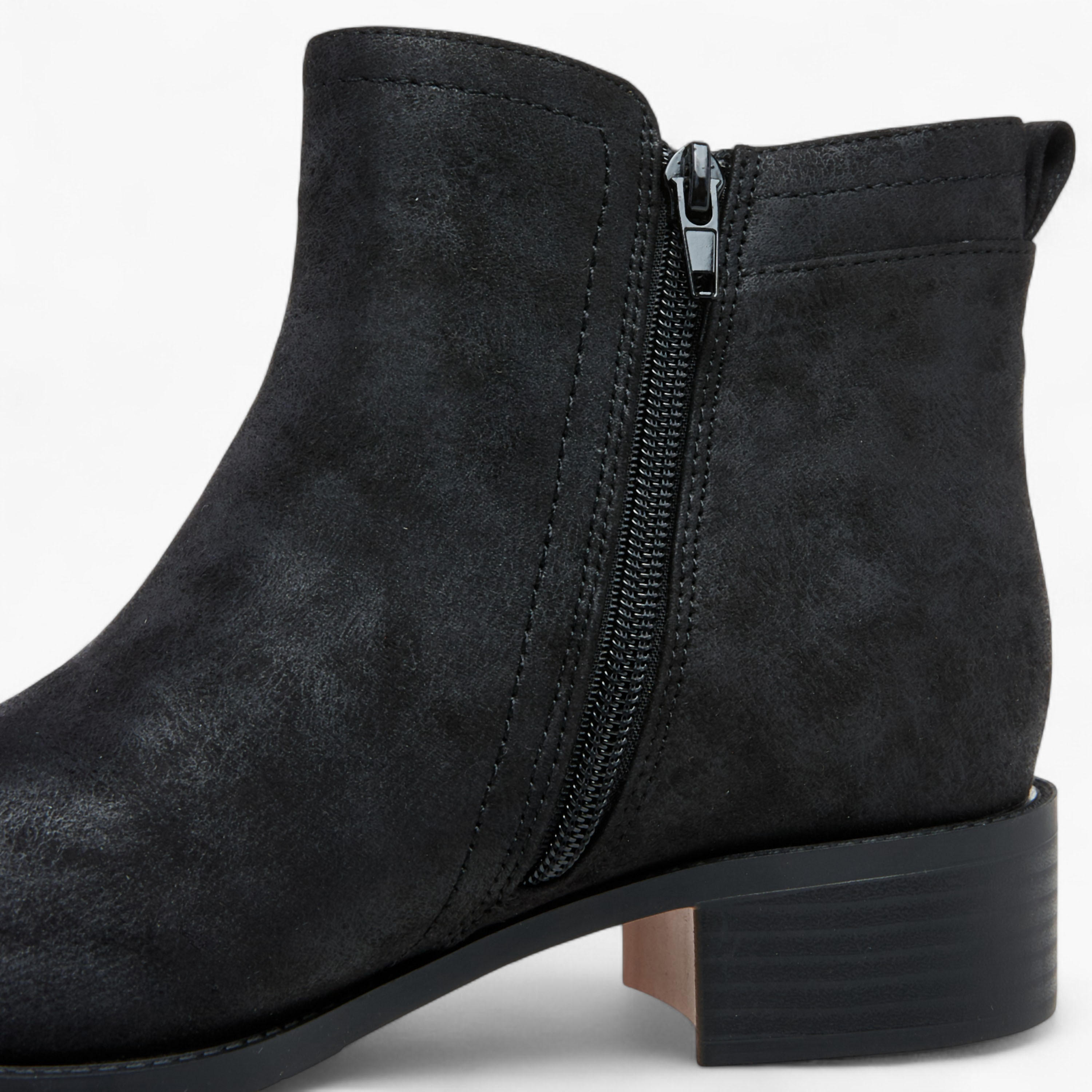 بوت بطول الكاحل سادة بسحاب إغلاق للنساء من سيليست-women-shoes-boots-image-6