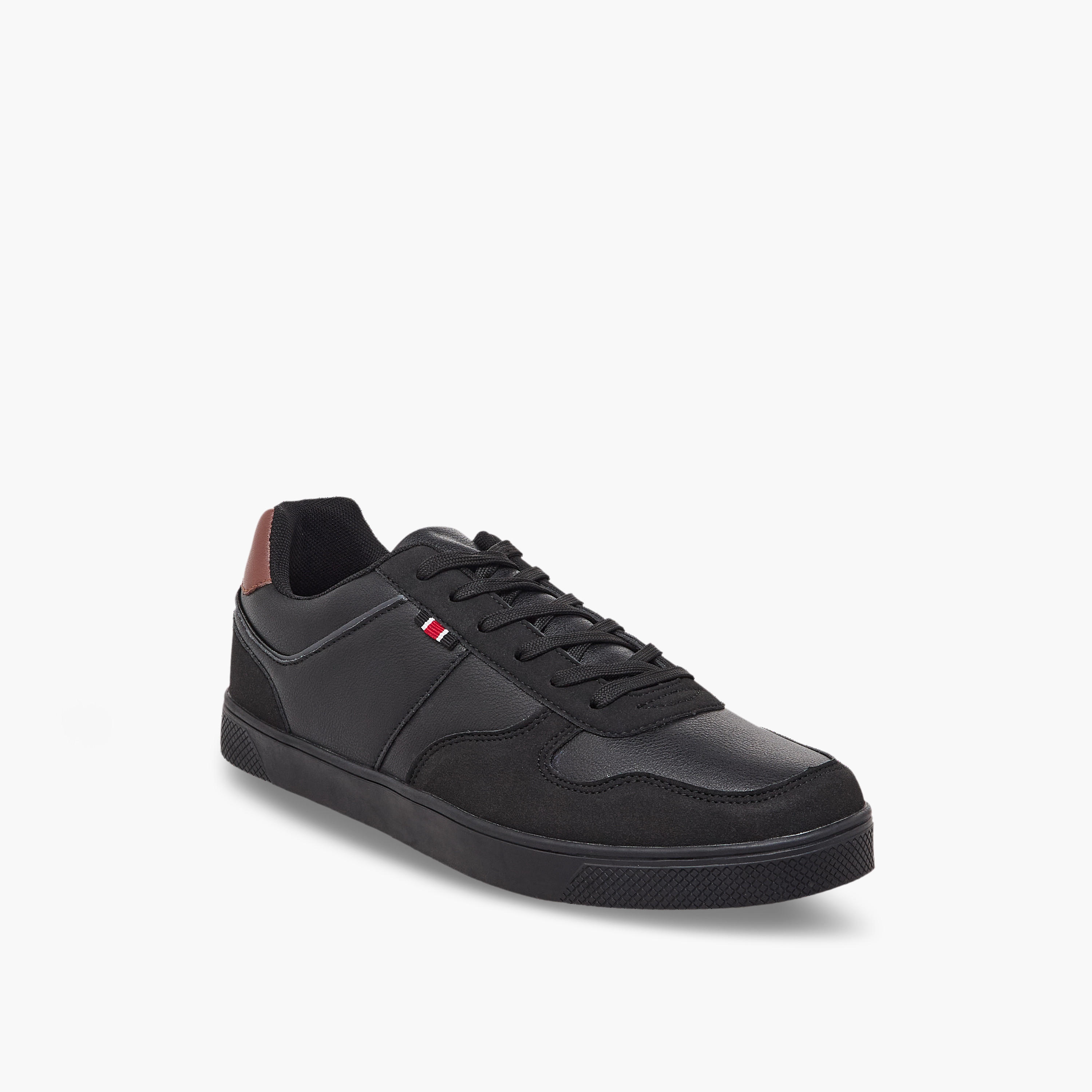 حذاء سنيكرز بطول الكاحل ورباط إإلاق للرجال من إل بي إل من شو إكسبريس-men-shoes-sneakers-image-2