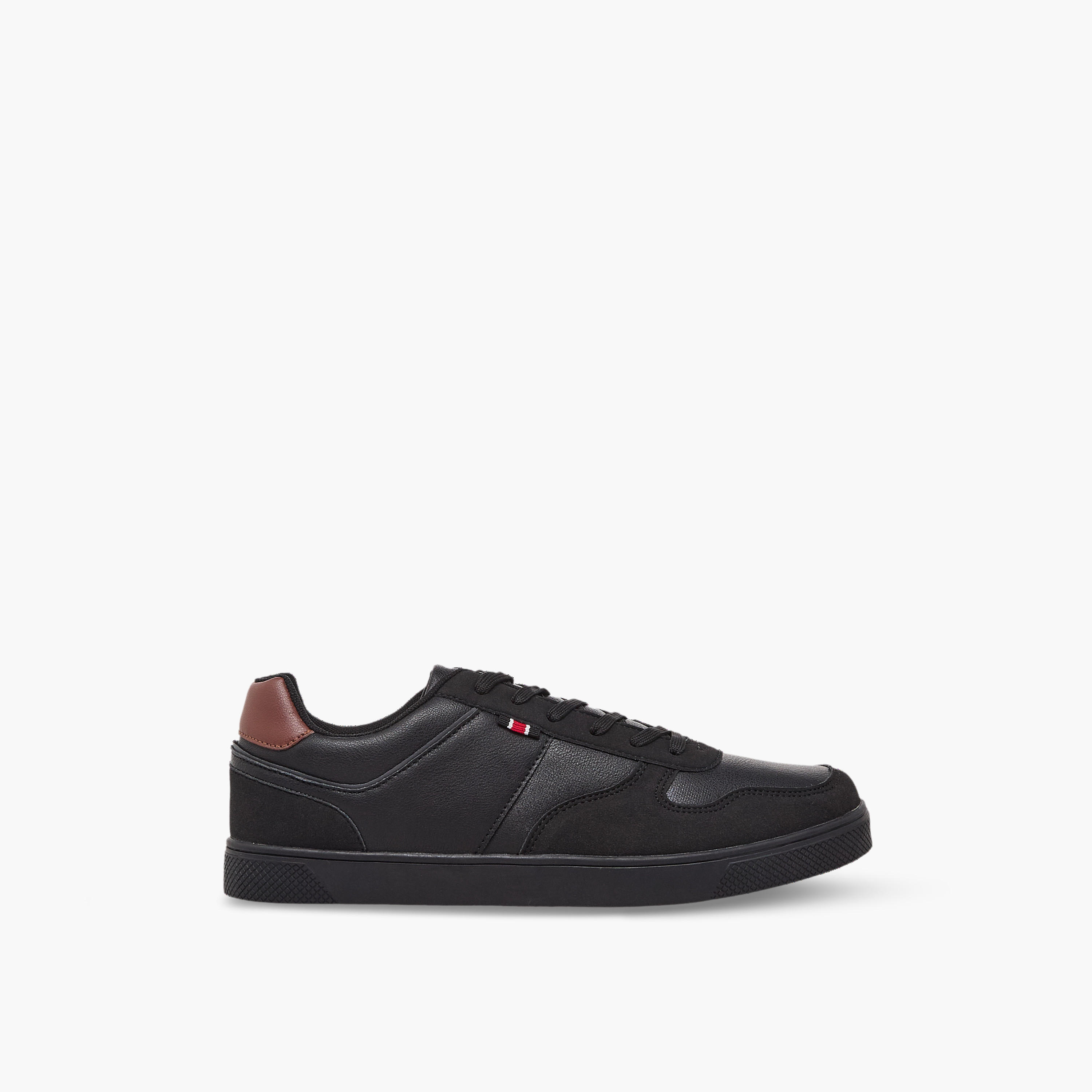 حذاء سنيكرز بطول الكاحل ورباط إإلاق للرجال من إل بي إل من شو إكسبريس-men-shoes-sneakers-image-3