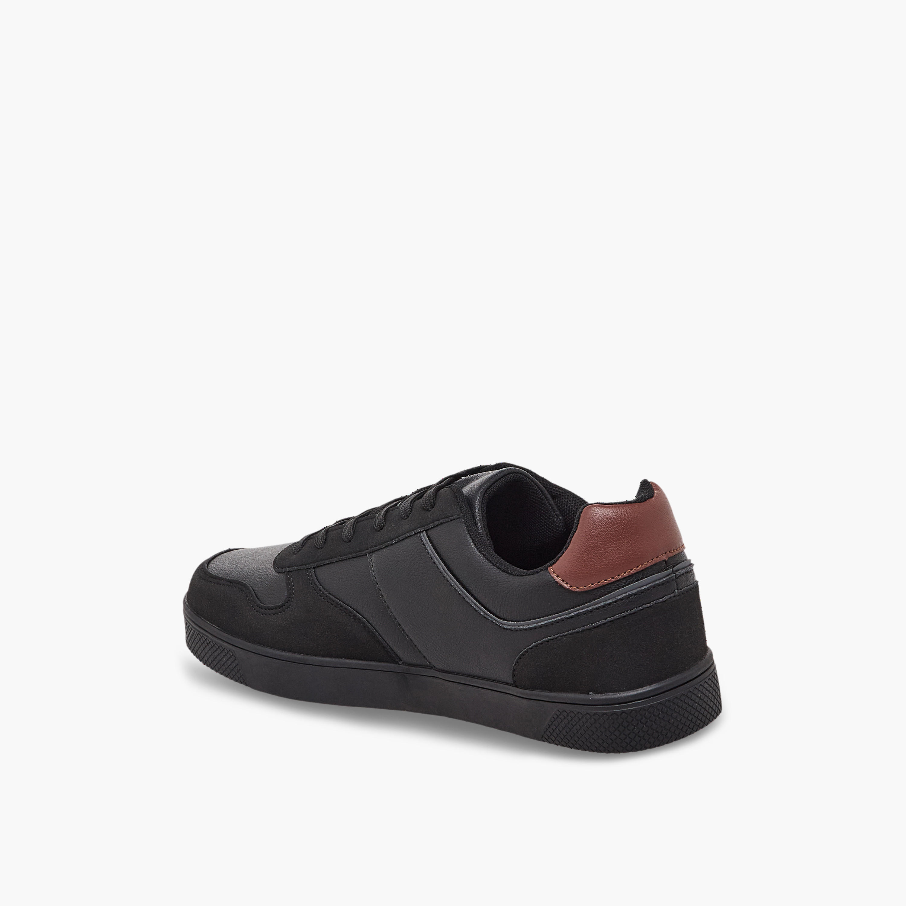 حذاء سنيكرز بطول الكاحل ورباط إإلاق للرجال من إل بي إل من شو إكسبريس-men-shoes-sneakers-image-5