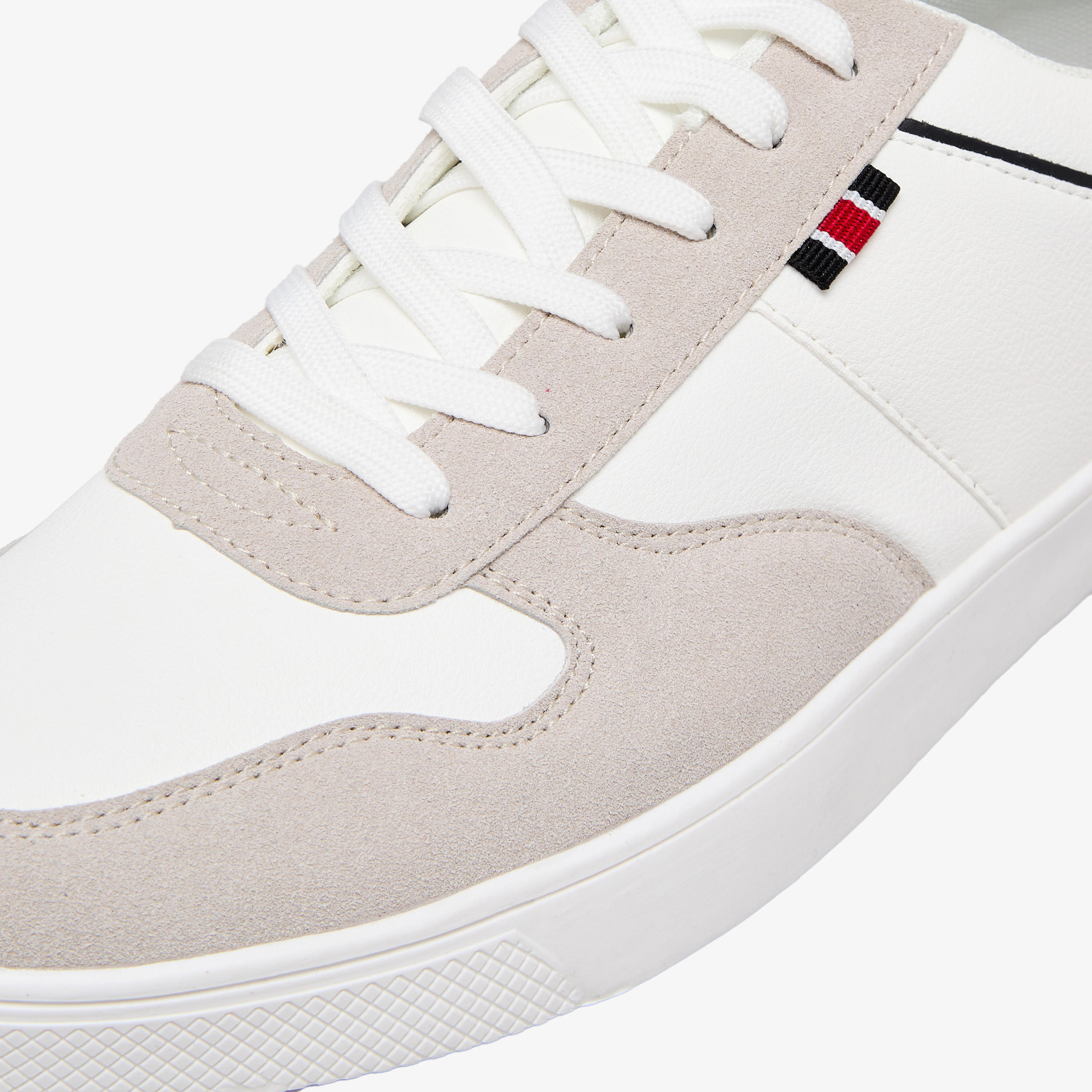 حذاء سنيكرز بطول الكاحل ورباط إإلاق للرجال من إل بي إل من شو إكسبريس-men-shoes-sneakers-image-7