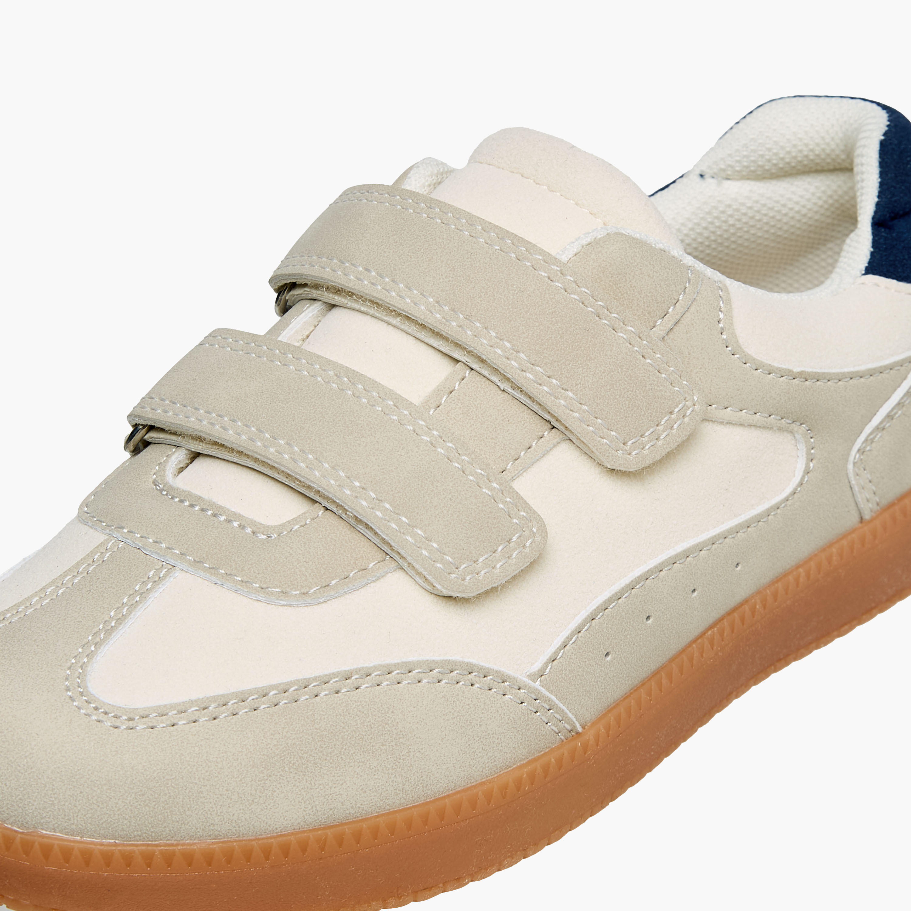 حذاء سنيكرز بشريط إغلاق لاصق للأولاد من جونيورز-boys-shoes-sneakers-image-4
