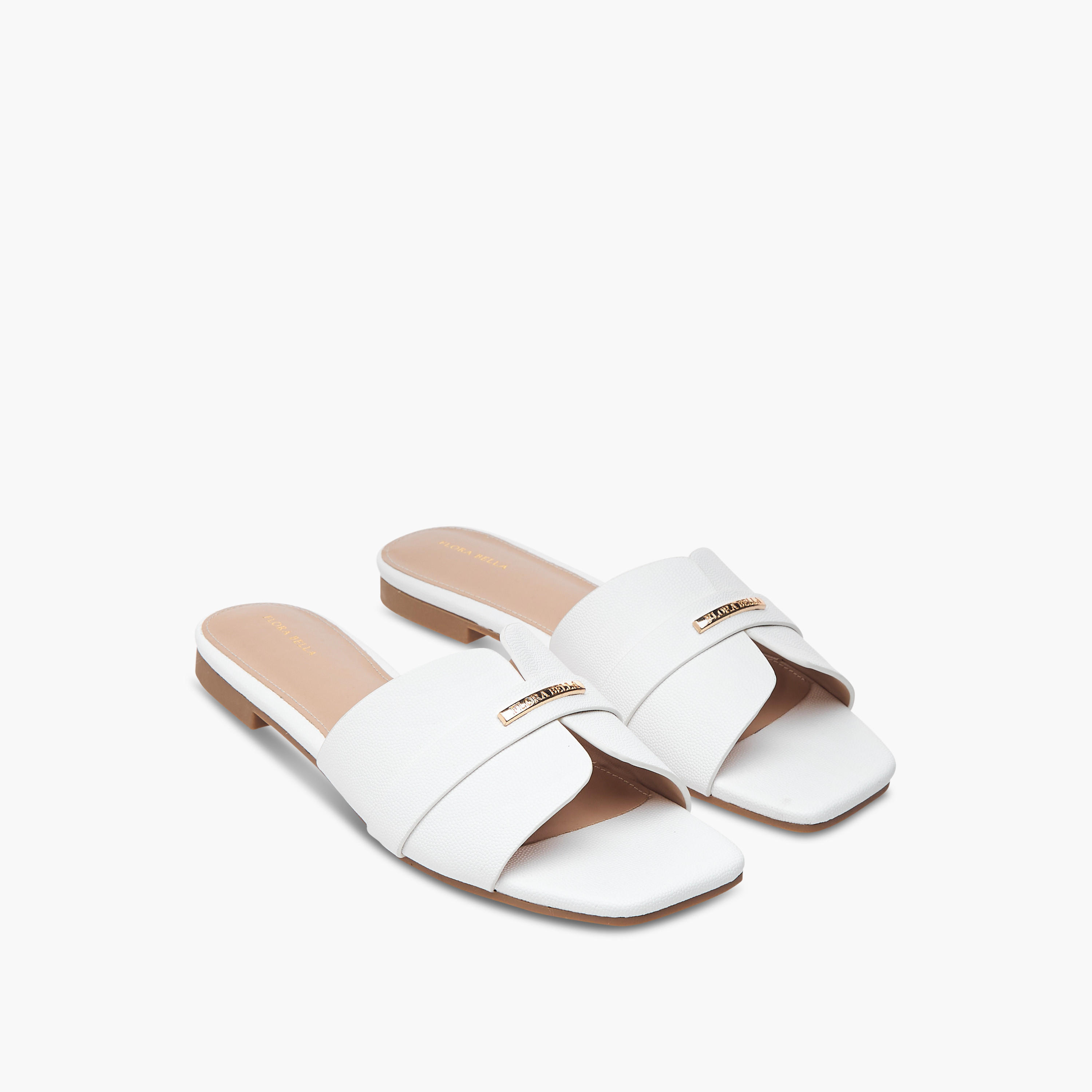 صندل مسطح سهل الارتداء بزينة ميتال من فلورا بيلا-women-shoes-flats-sandals-image-1