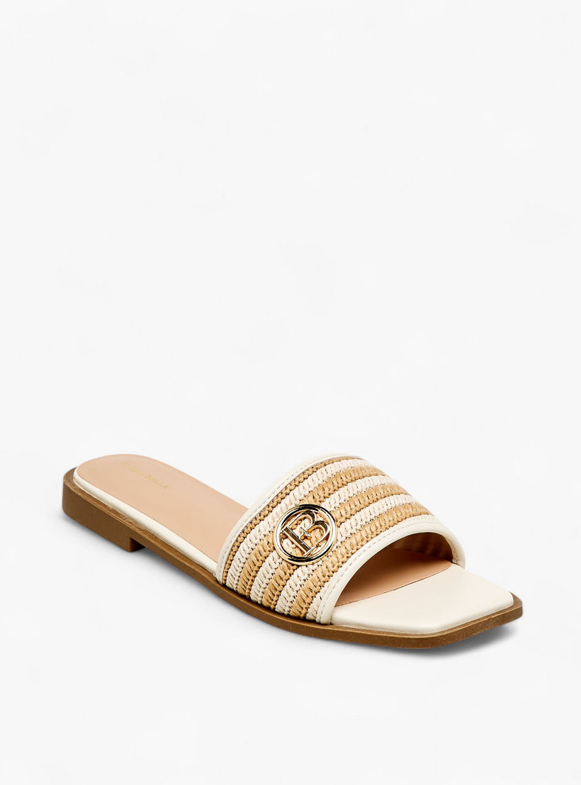صندل مسطح سهل الارتداء وبارز الملمس بزينة معدنية من فلورا بيلا-women-shoes-flats-sandals-image-2