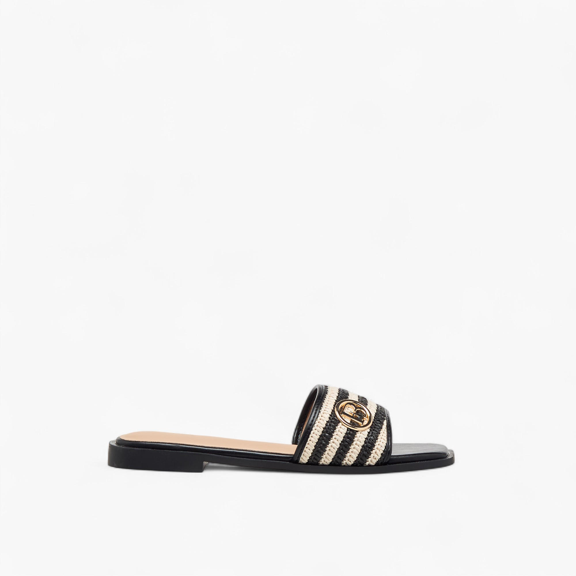 صندل مسطح سهل الارتداء وبارز الملمس بزينة معدنية من فلورا بيلا-women-shoes-flats-sandals-image-3