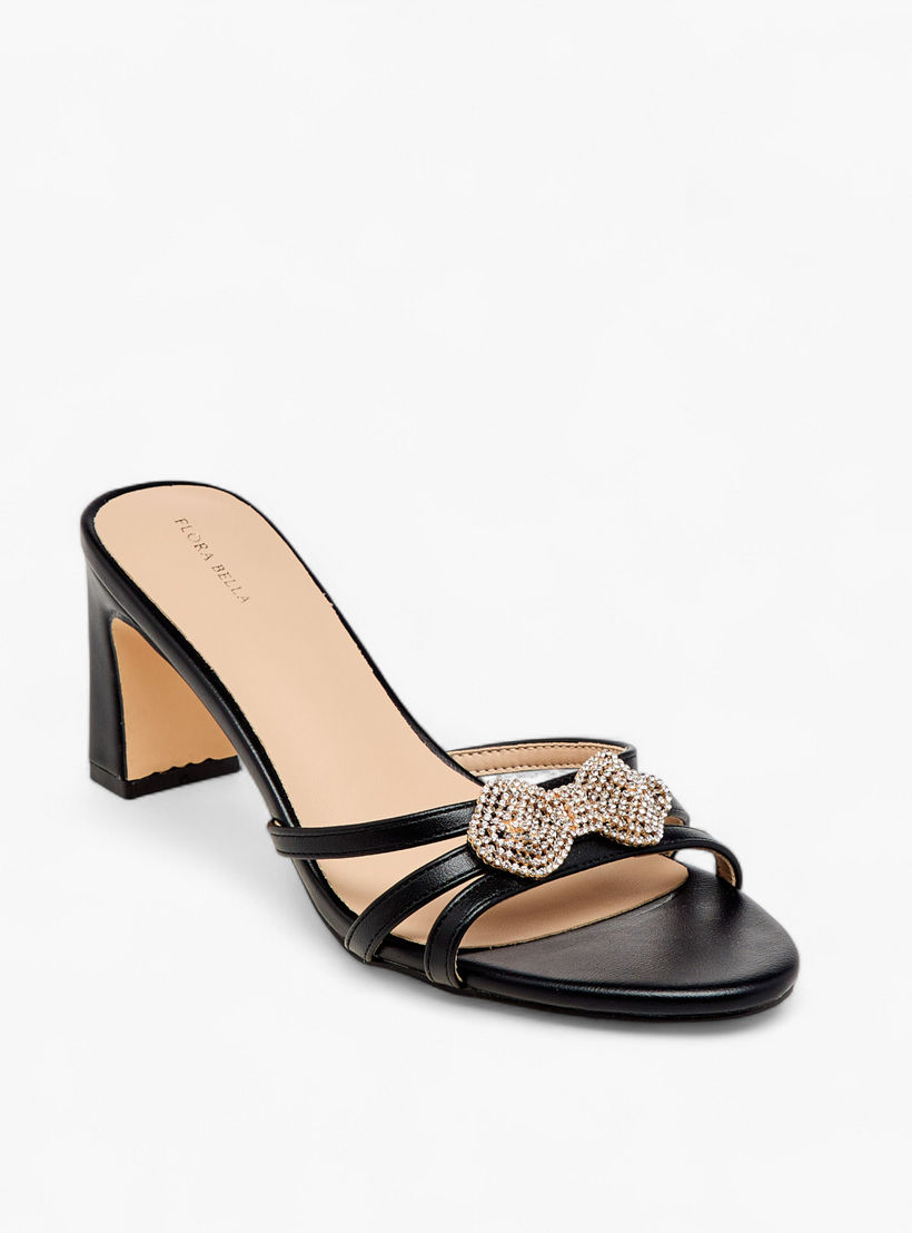 صندل سهل الارتداء مزين بفيونكة وكعب سميك من فلورا بيلا-women-shoes-sandals-heeled-image-2