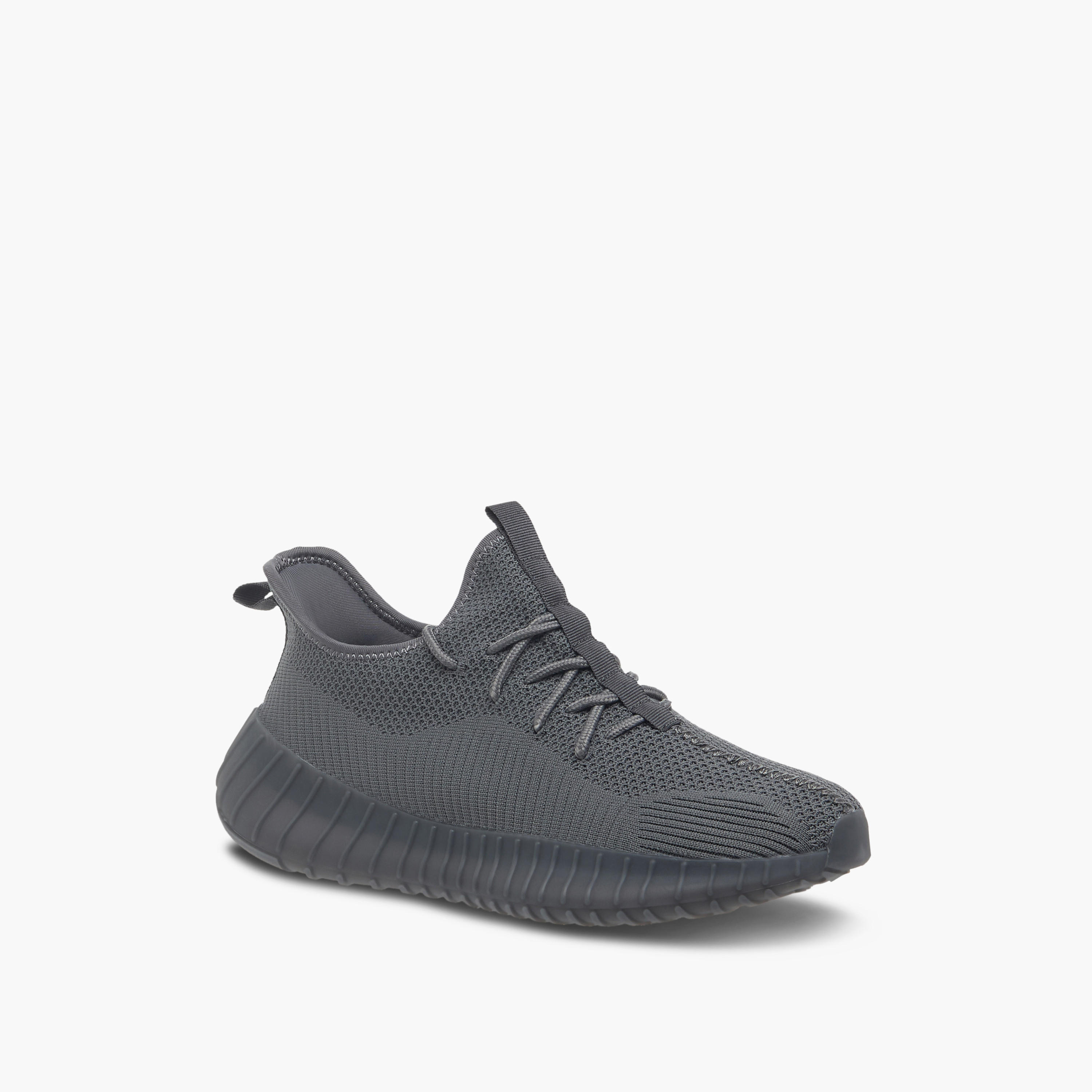 حذاء سنيكرز بألسنة سحب وشبكة ورباط إغلاق أوكلان من شو إكسبريس-men-shoes-sneakers-image-2