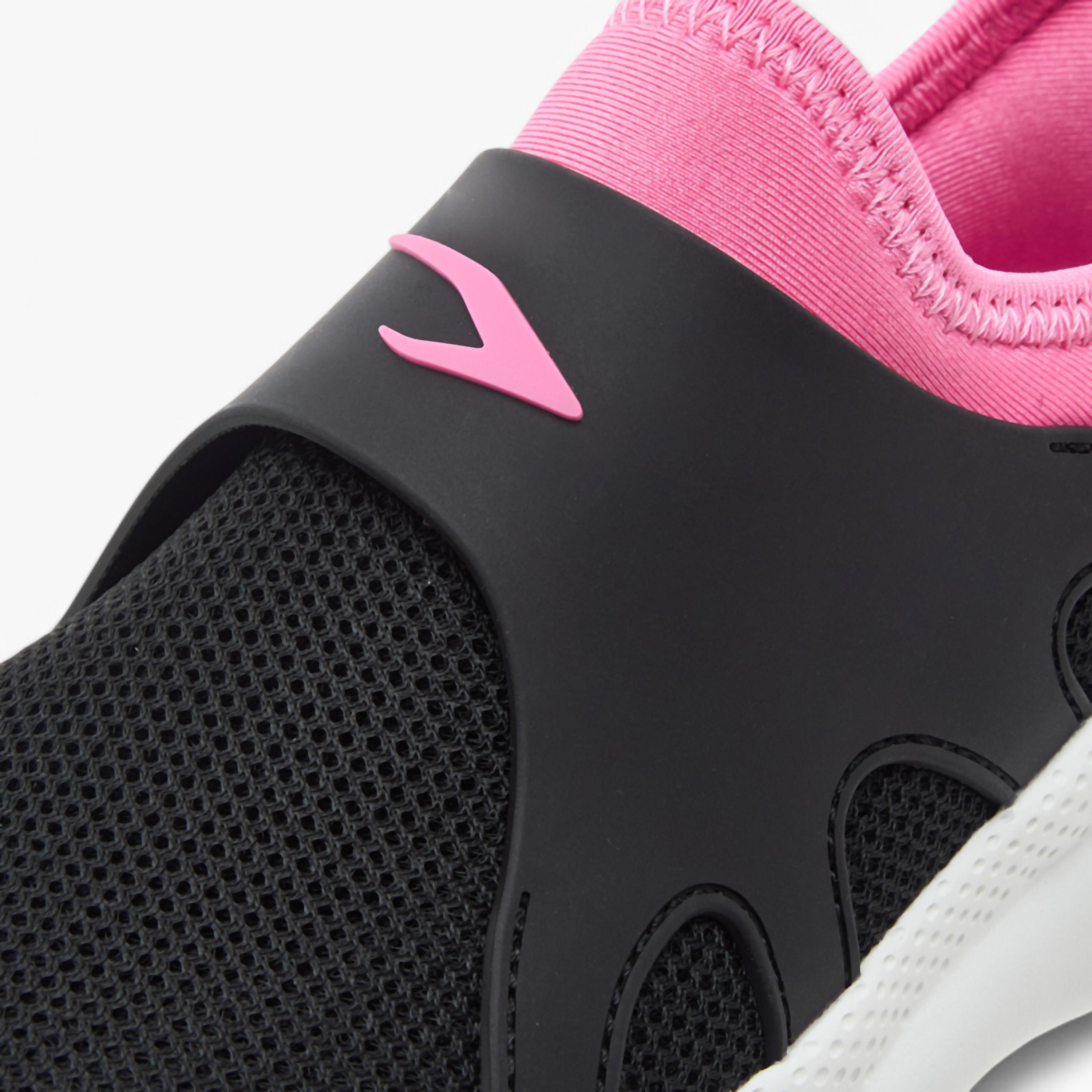 حذاء رياضي سهل الارتداء بتفاصيل شعار من داش-girls-shoes-sneakers-image-4