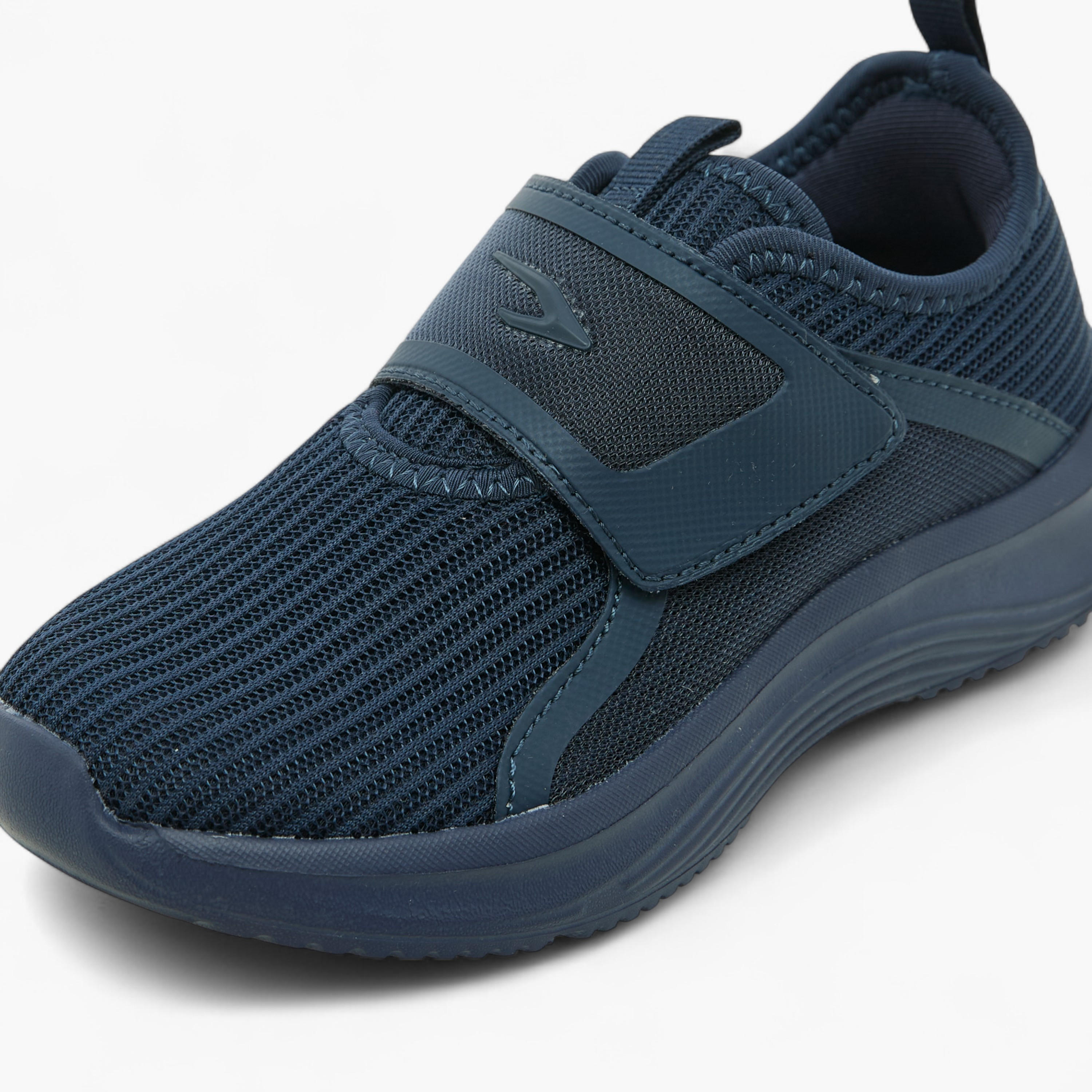حذاء مشي بنعل مبطّن وشريط إغلاق للأطفال من داش-boys-shoes-schoolshoes-image-4