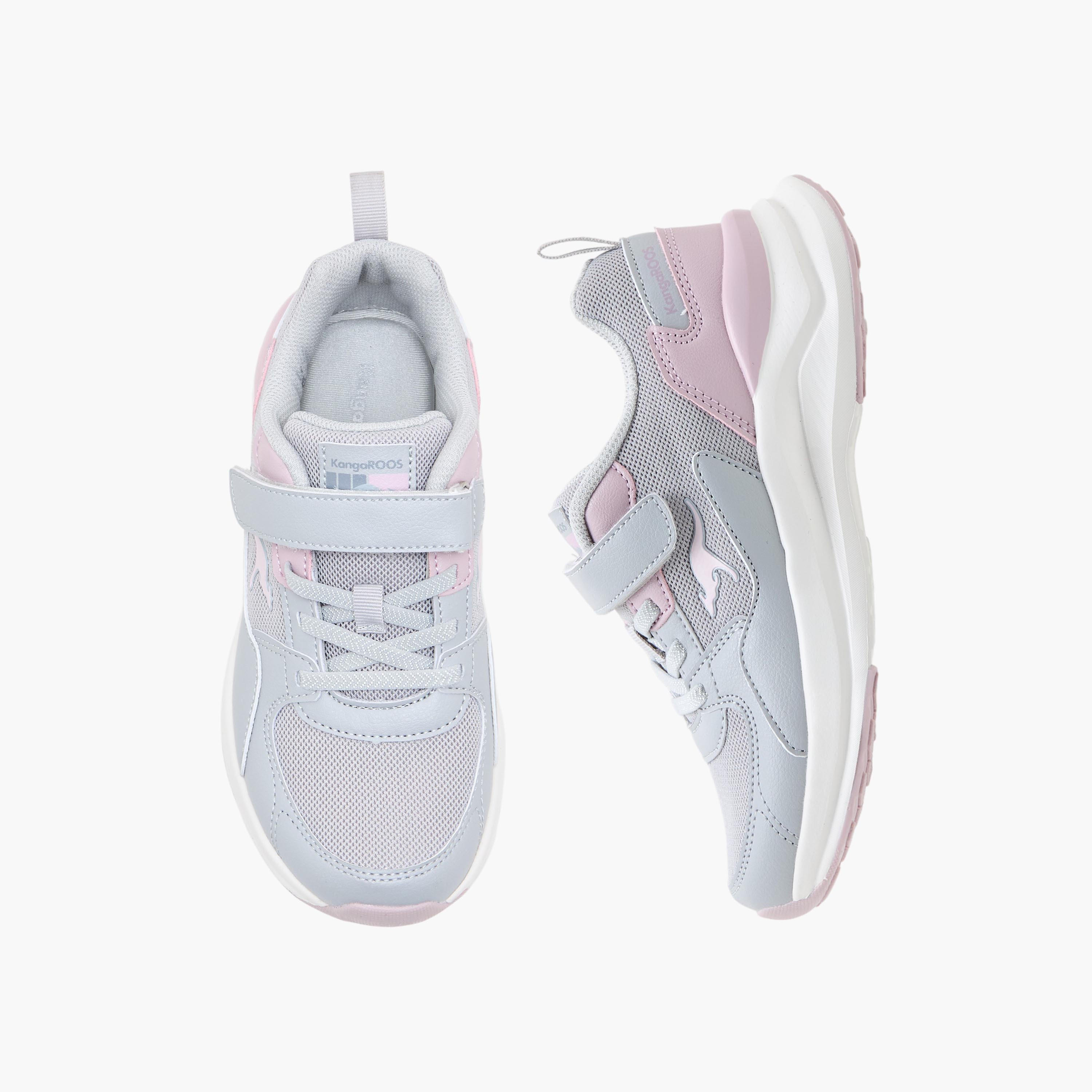 حذاء رياضي بشريط إغلاق لاصق للبنات من كانجاروز-sports-girls-shoes-image-1
