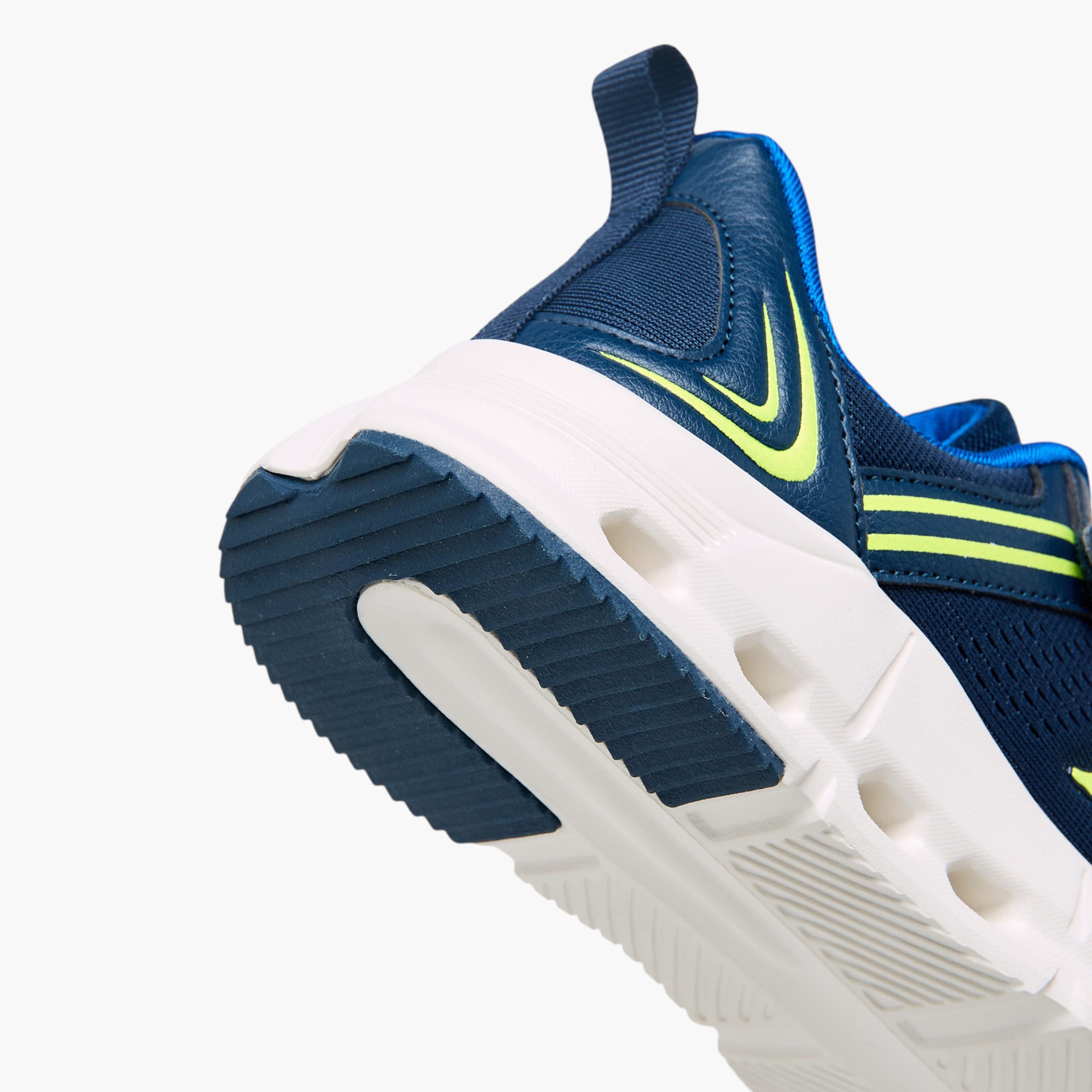 حذاء رياضي بتفاصيل شعار وبشريط إغلاق لاصق للأولاد من كابا-boys-shoes-schoolshoes-image-5