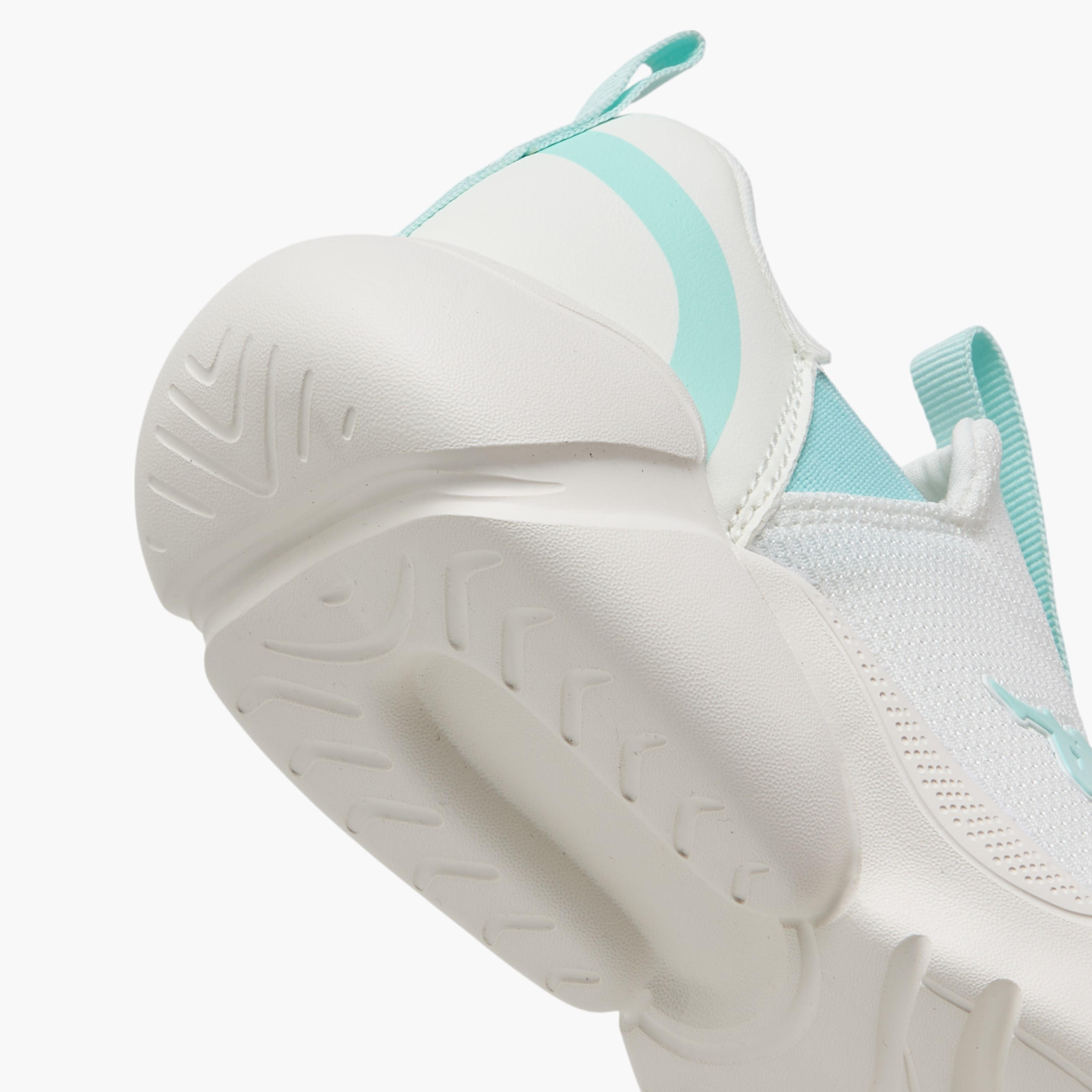 حذاء رياضي سهل الارتداء بزينة شعار بلسان سحب للنساء من كابا-women-shoes-sports-image-5
