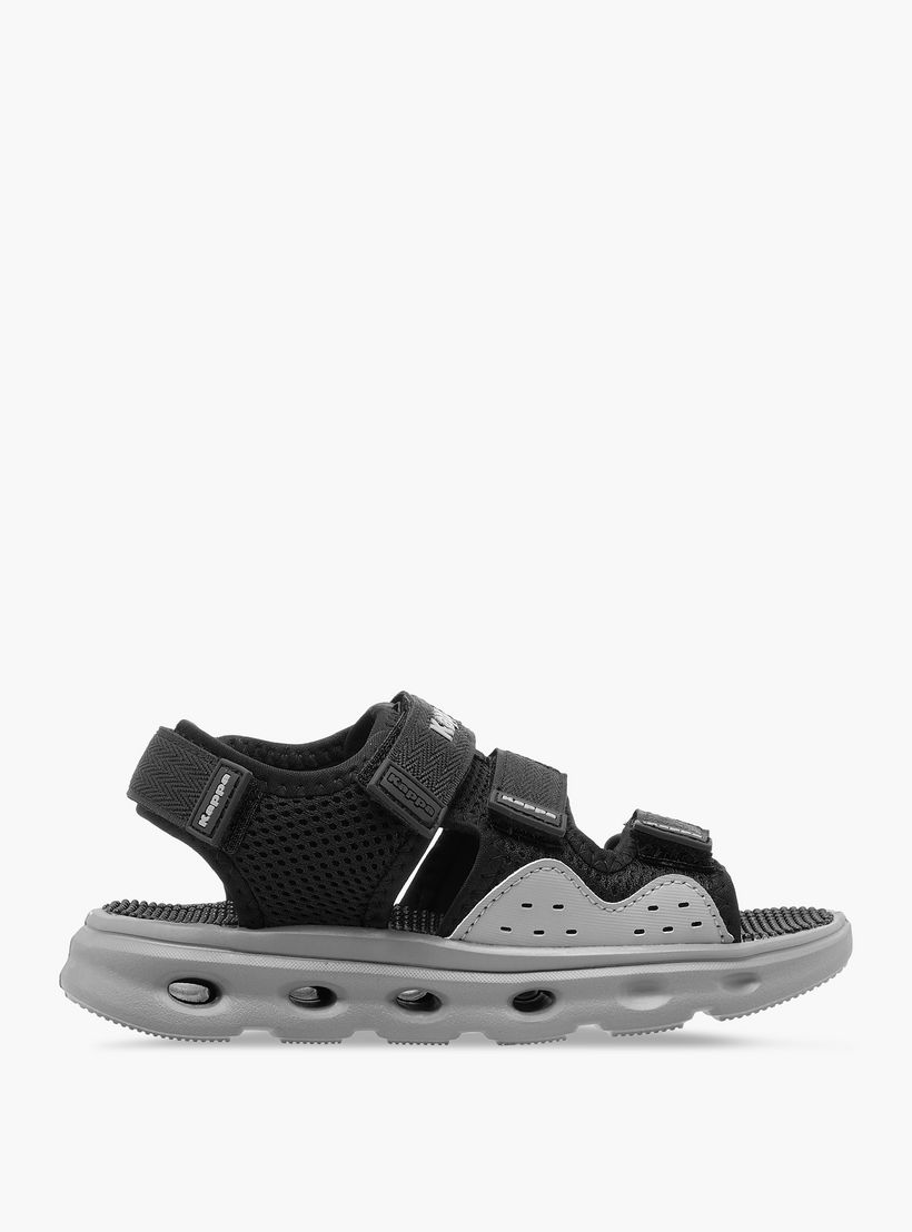 صندل مسطح بتفاصيل شعار وشريط إغلاق لاصق للأولاد من كابا-boys-shoes-sandals-image-2