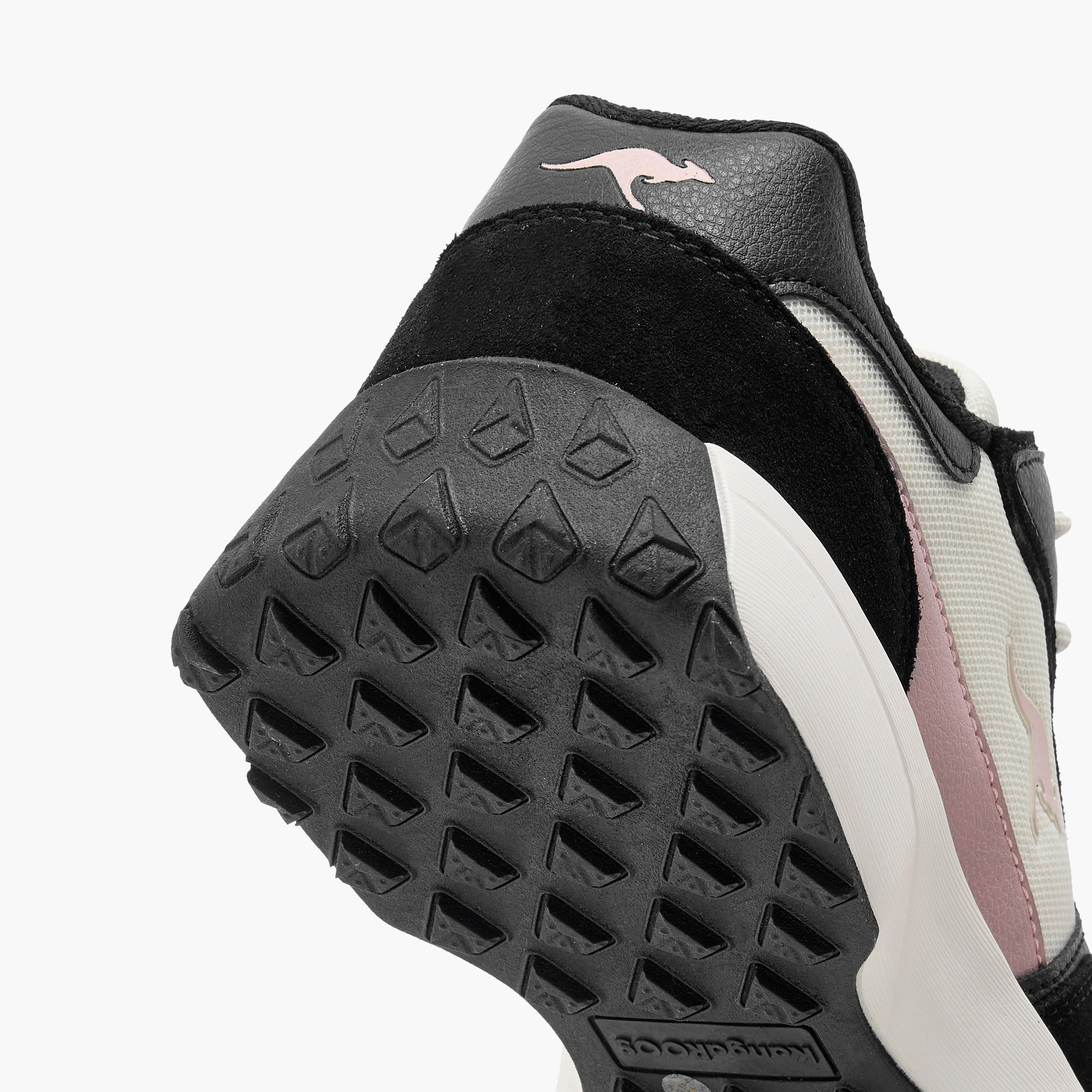 حذاء رياضي بألواح ورباط إغلاق للنساء من كانجاروز-women-shoes-sports-image-7